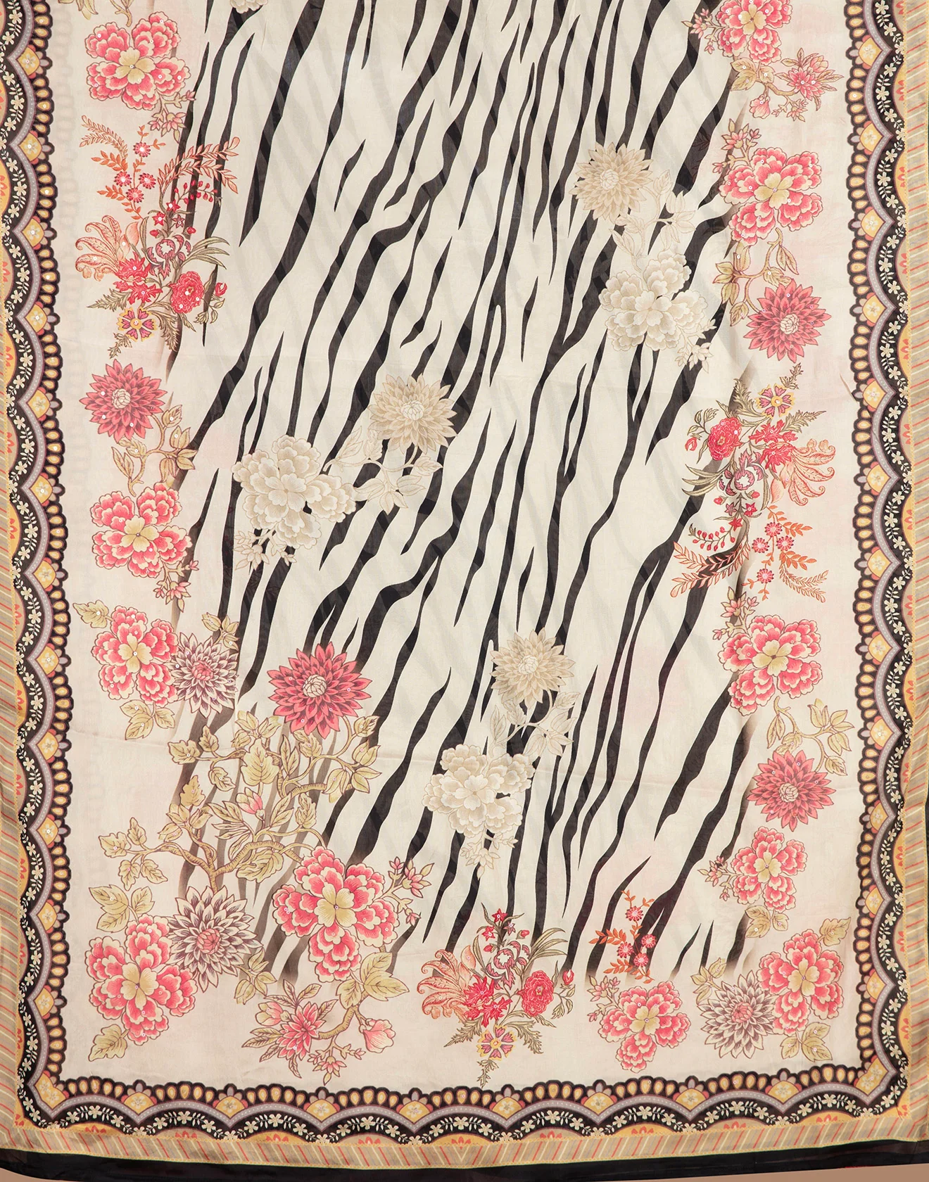 Abstract With Floral Printed Crepe Unstitched Suit Set - Image 5