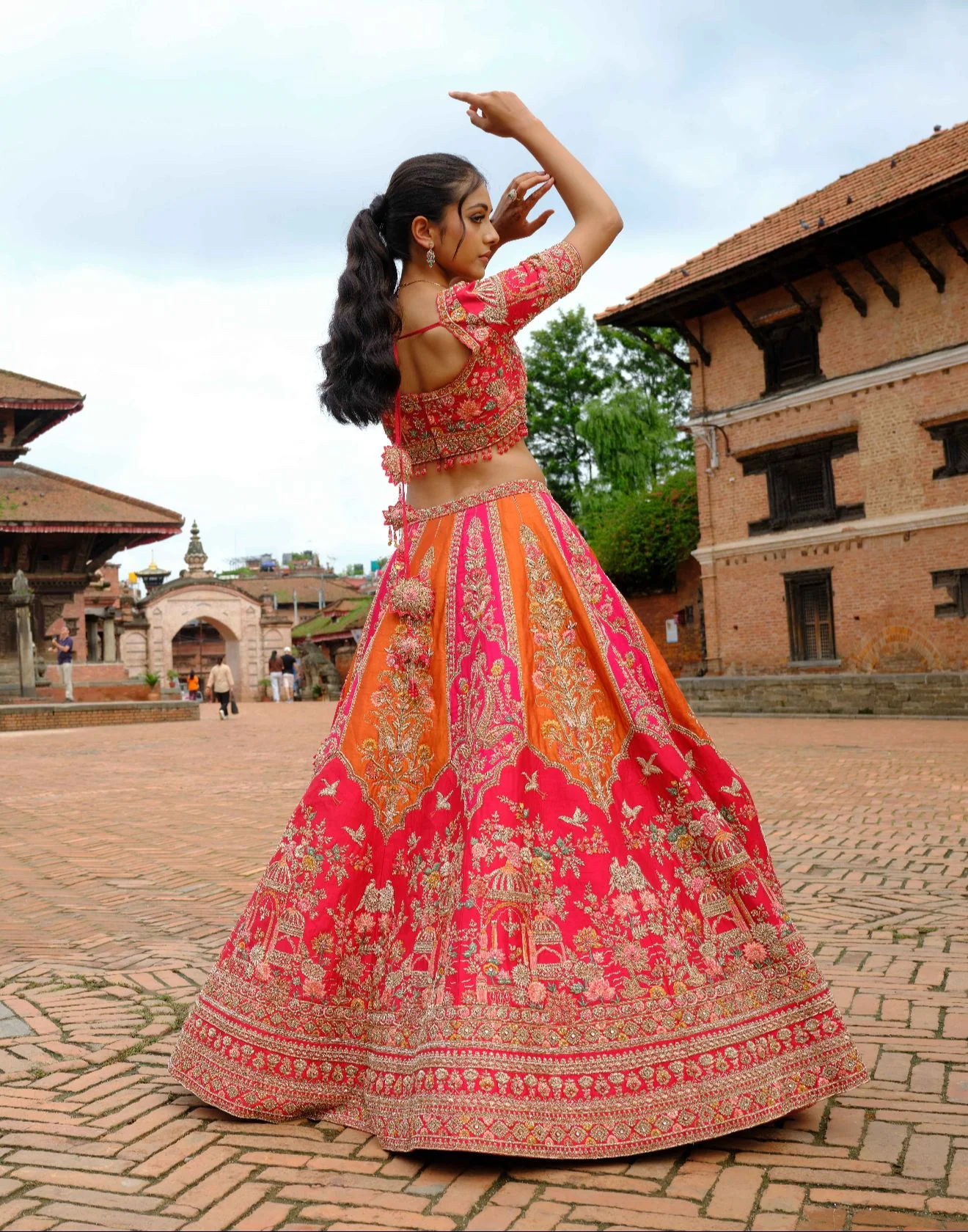Amber Rose Royalè Bridal Lehenga With Two Dupattas - Image 3