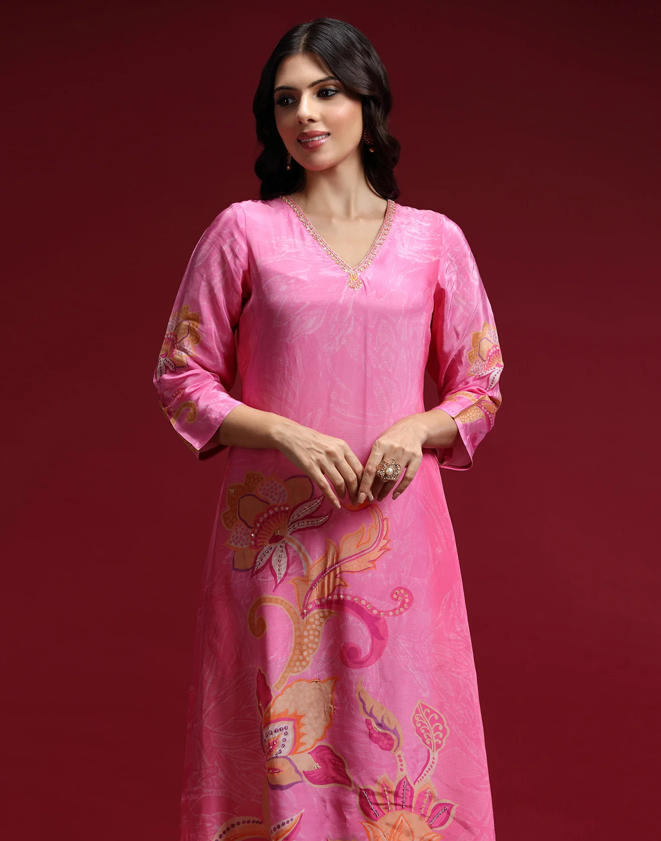 Azalea Pink Floral Printed Crepe Silk Kurta Set - Image 4