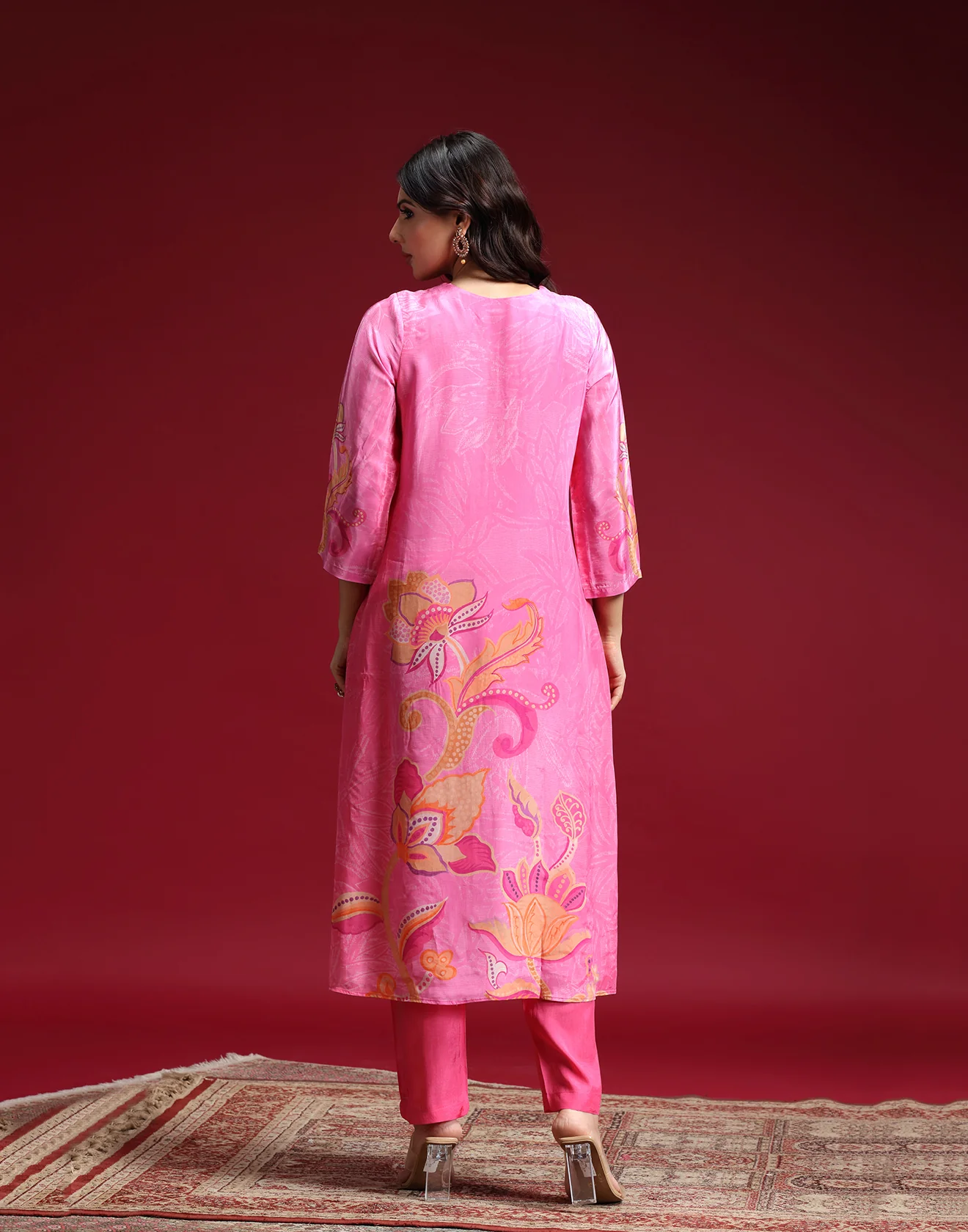 Azalea Pink Floral Printed Crepe Silk Kurta Set - Image 5