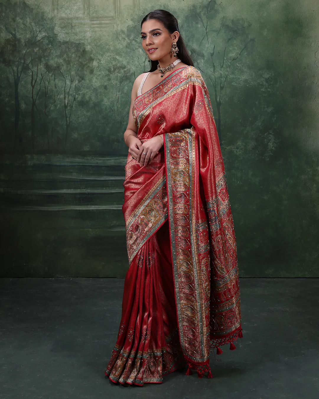 Berry Red Festive Silk Saree WIth Unstitched Blouse Fabric - Image 3