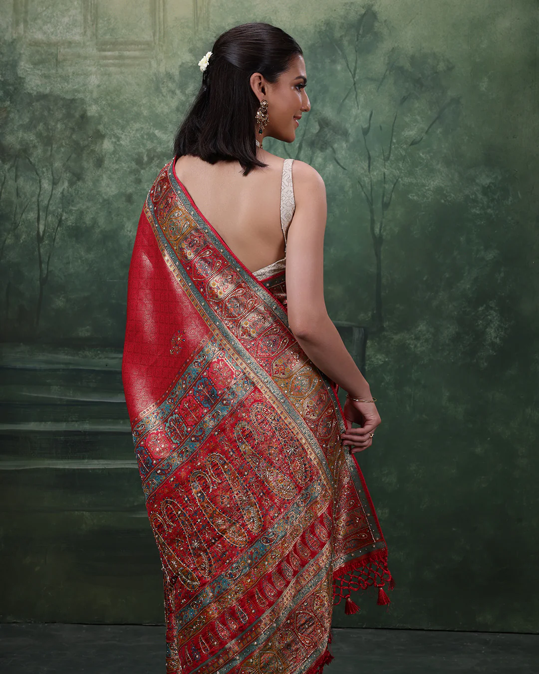 Berry Red Festive Silk Saree WIth Unstitched Blouse Fabric - Image 6