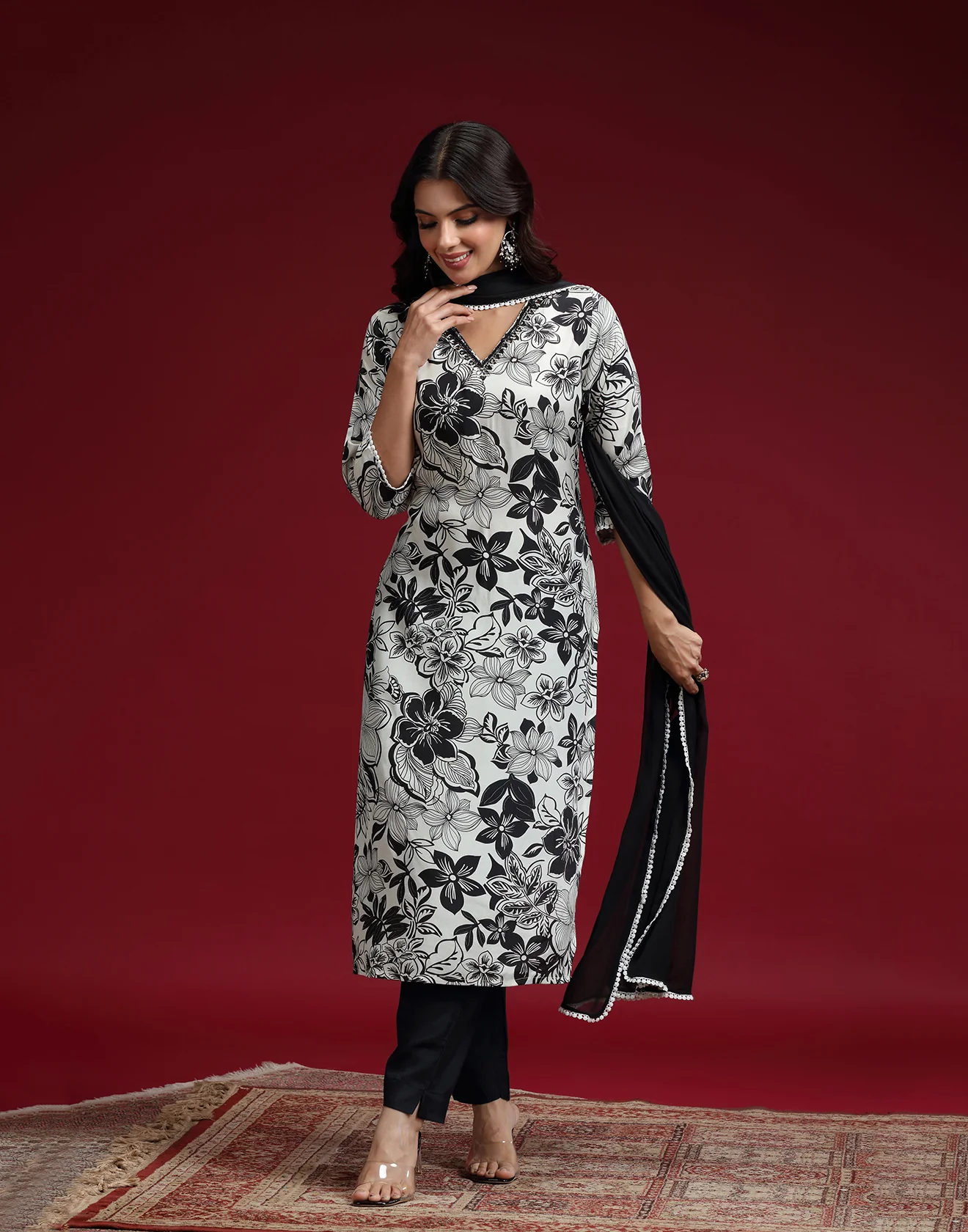 Black And White Floral Printed Casual Kurta Set With Dupatta - Image 2