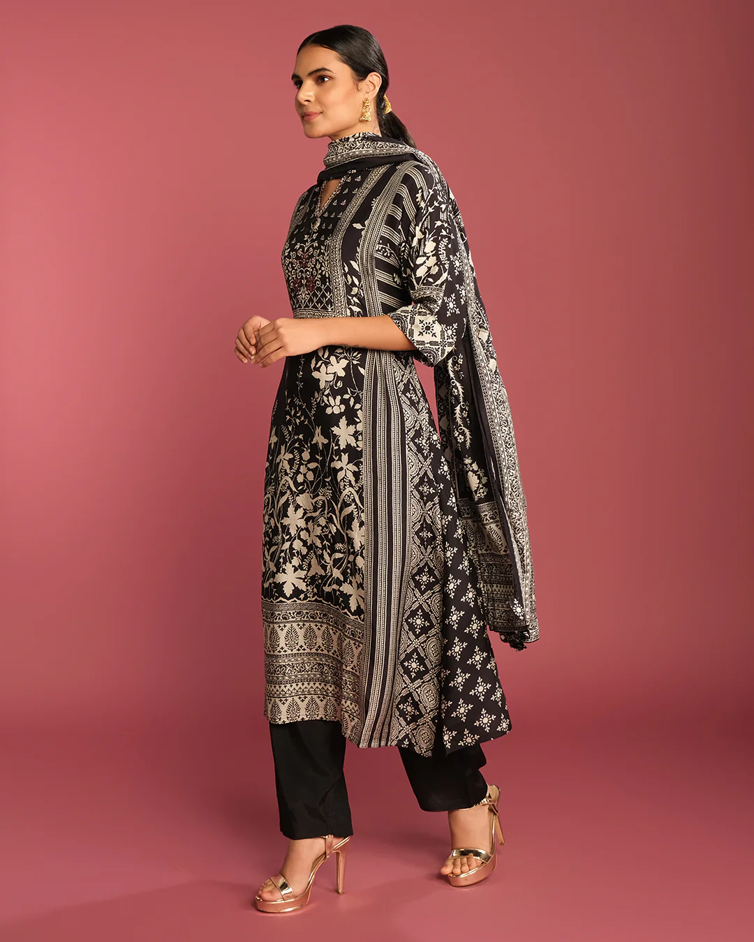 Black & Chalk White Printed Crepe Kurta Set - Image 2