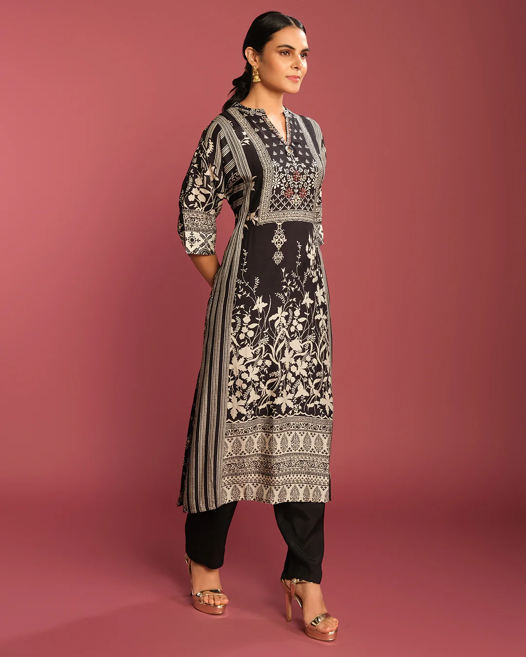 Black & Chalk White Printed Crepe Kurta Set - Image 3