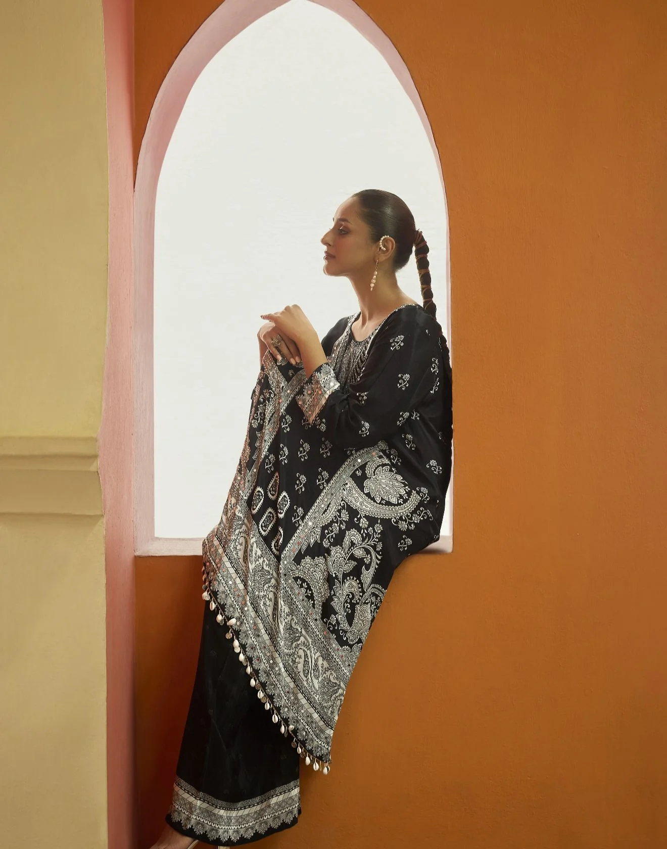 Black & Off-White Festive Kurta Palazzo Set - Image 3