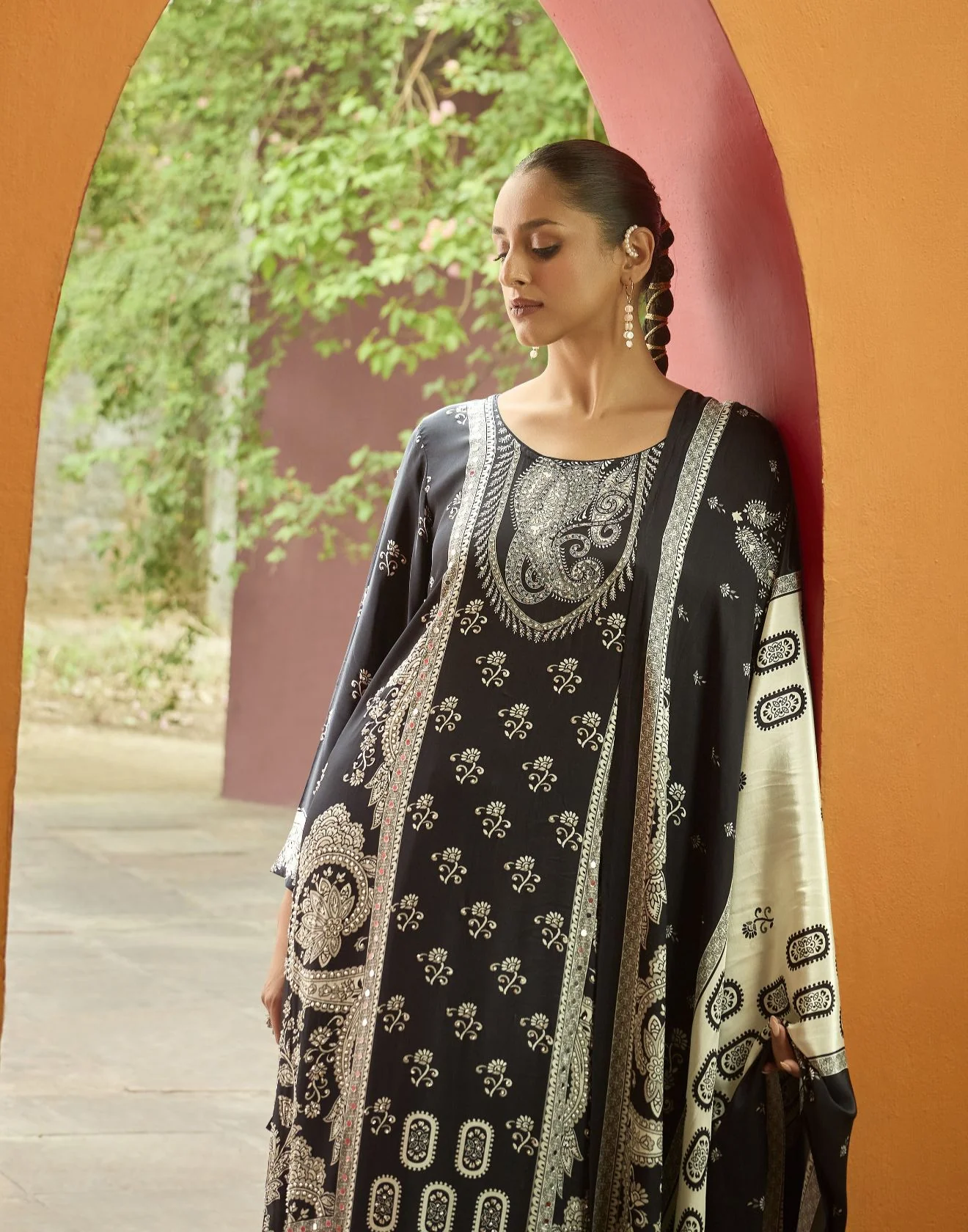Black & Off-White Festive Kurta Palazzo Set - Image 4