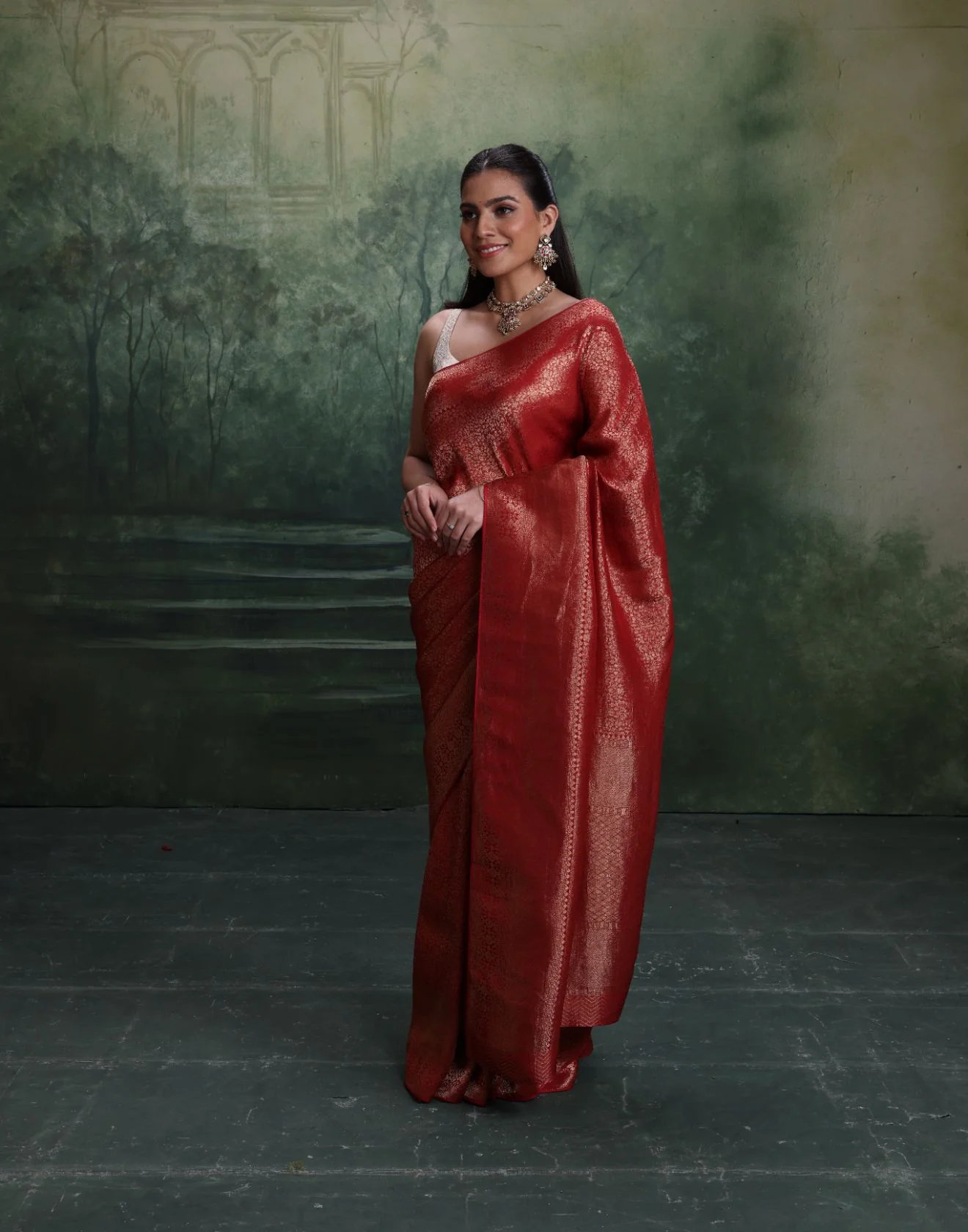 Brick Maroon Dola Silk Saree With Unstitched Blouse Fabric - Image 2