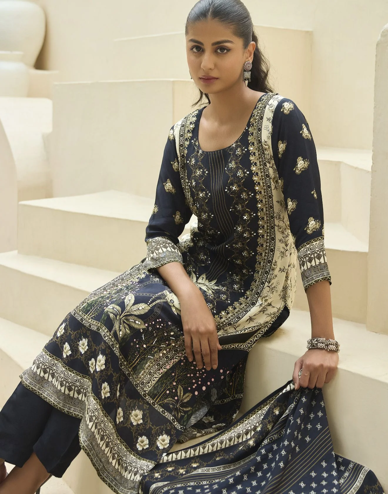 Cosmic Charm Print With Embellishments Kurta Set - Image 3