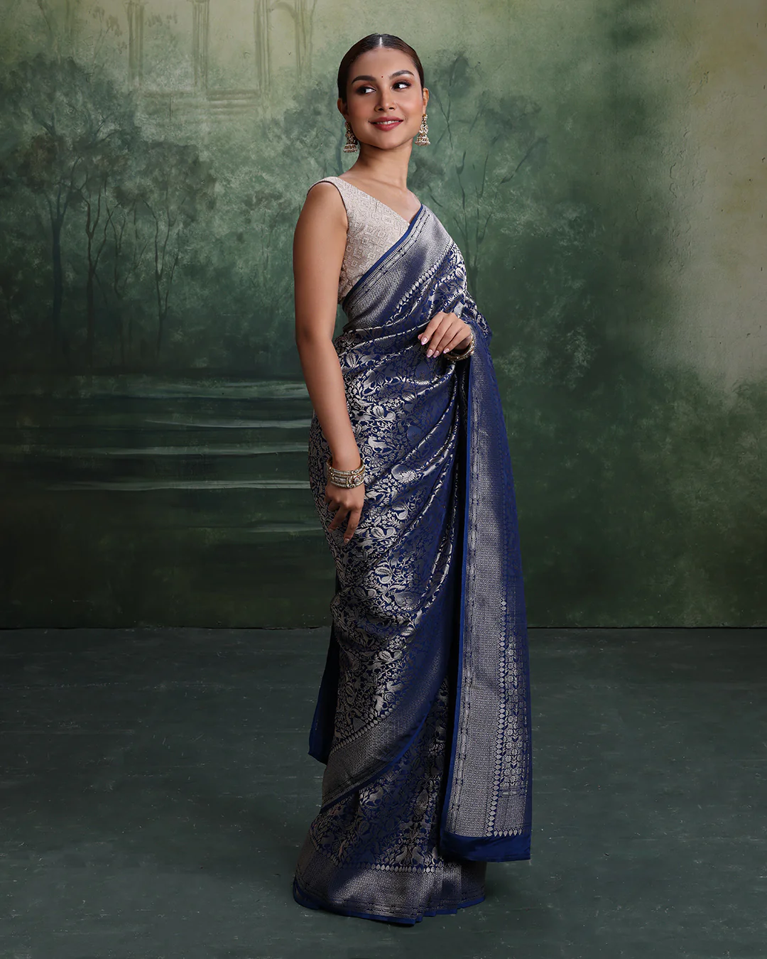 Cosmic Forest Weave Silk Saree With Unstitched Blouse Fabric - Image 3