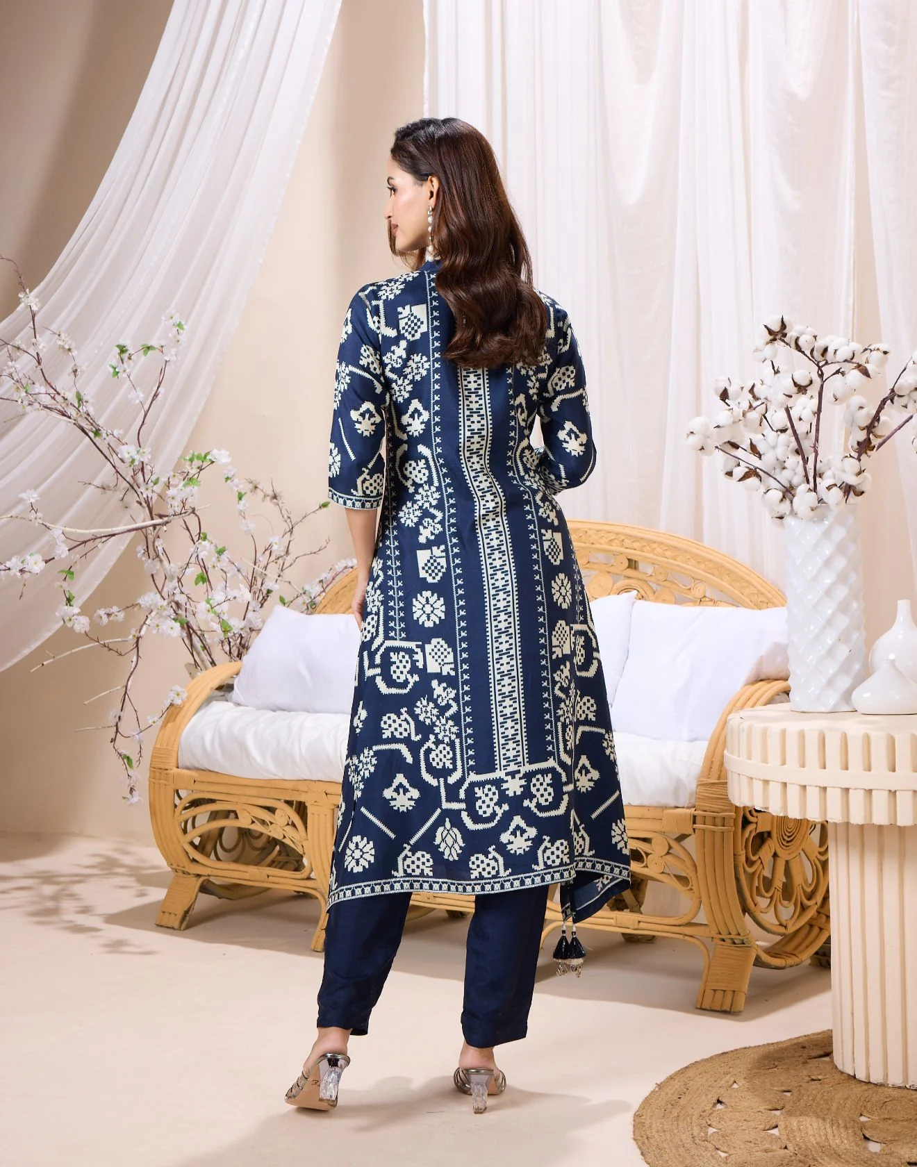 Cosmic Indigo Printed Kurta Set With Necklace - Image 4