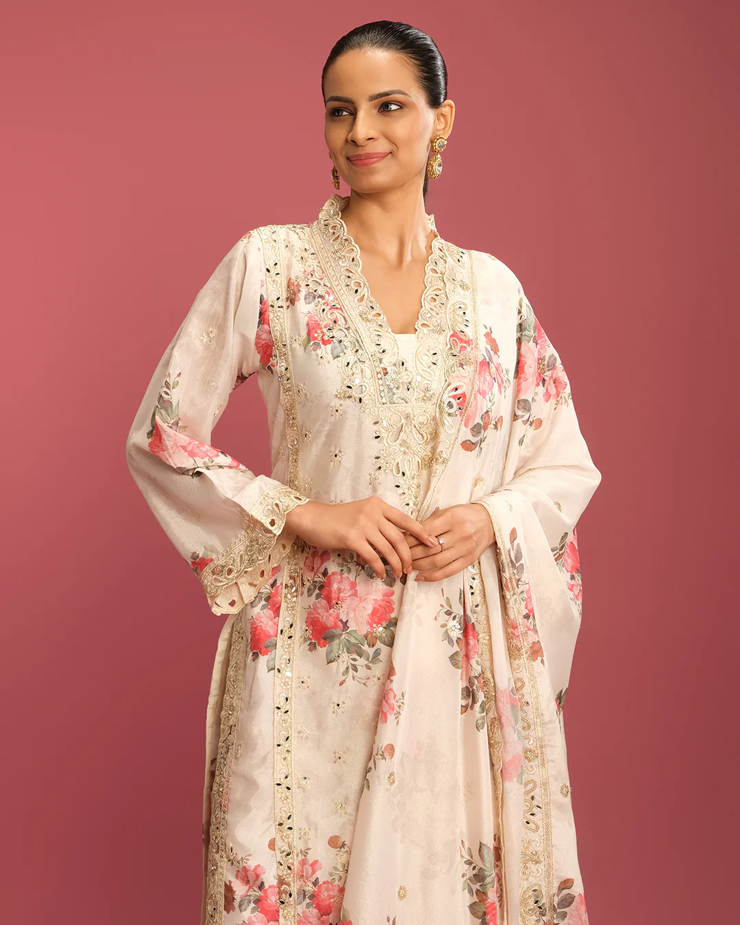 Daisy Dream Floral Printed Crepe Silk Kurta Set - Image 4