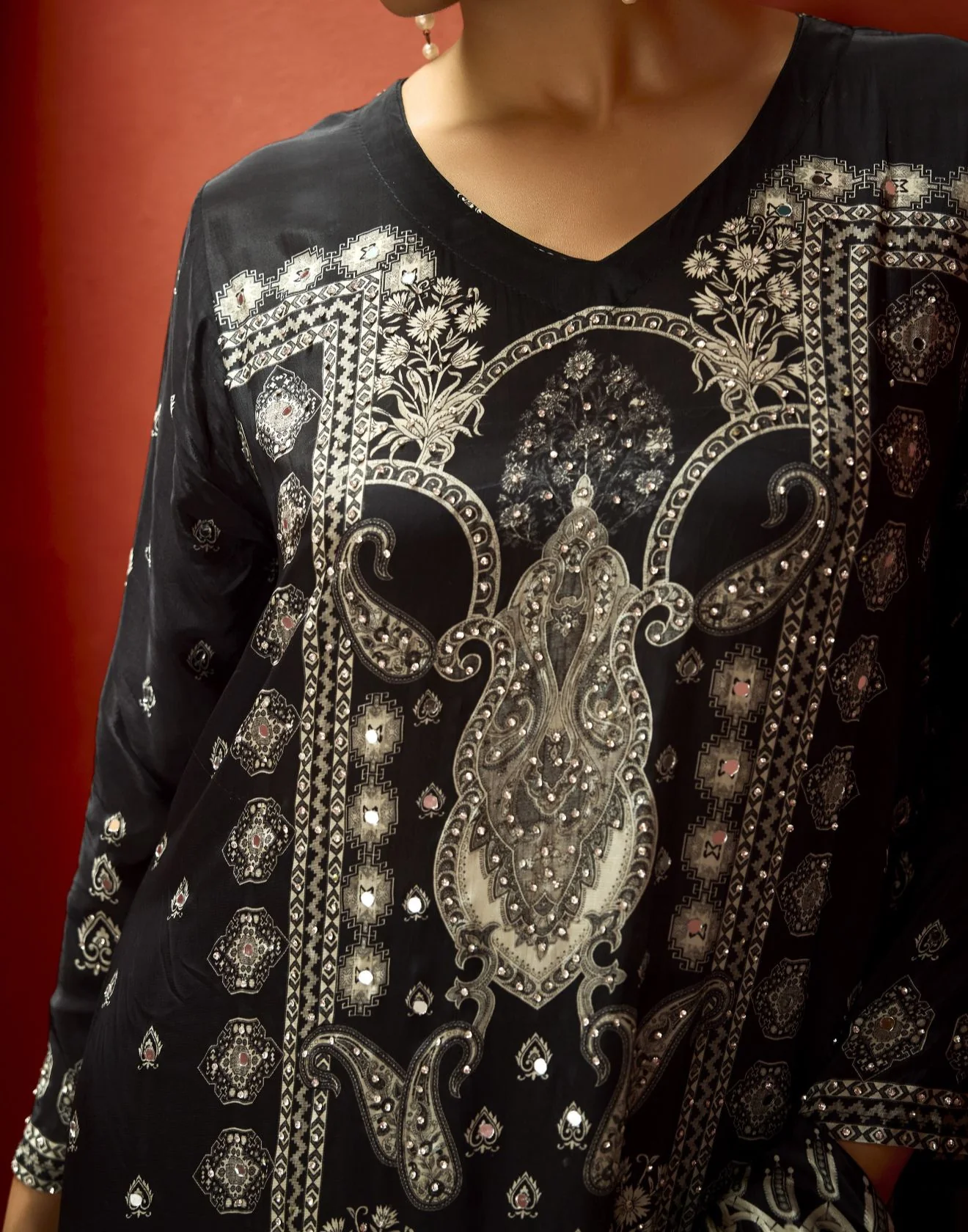 Eclipse Black Ethnic Printed Pure Crepe Silk Festive Kurta Palazzo Set - Image 3