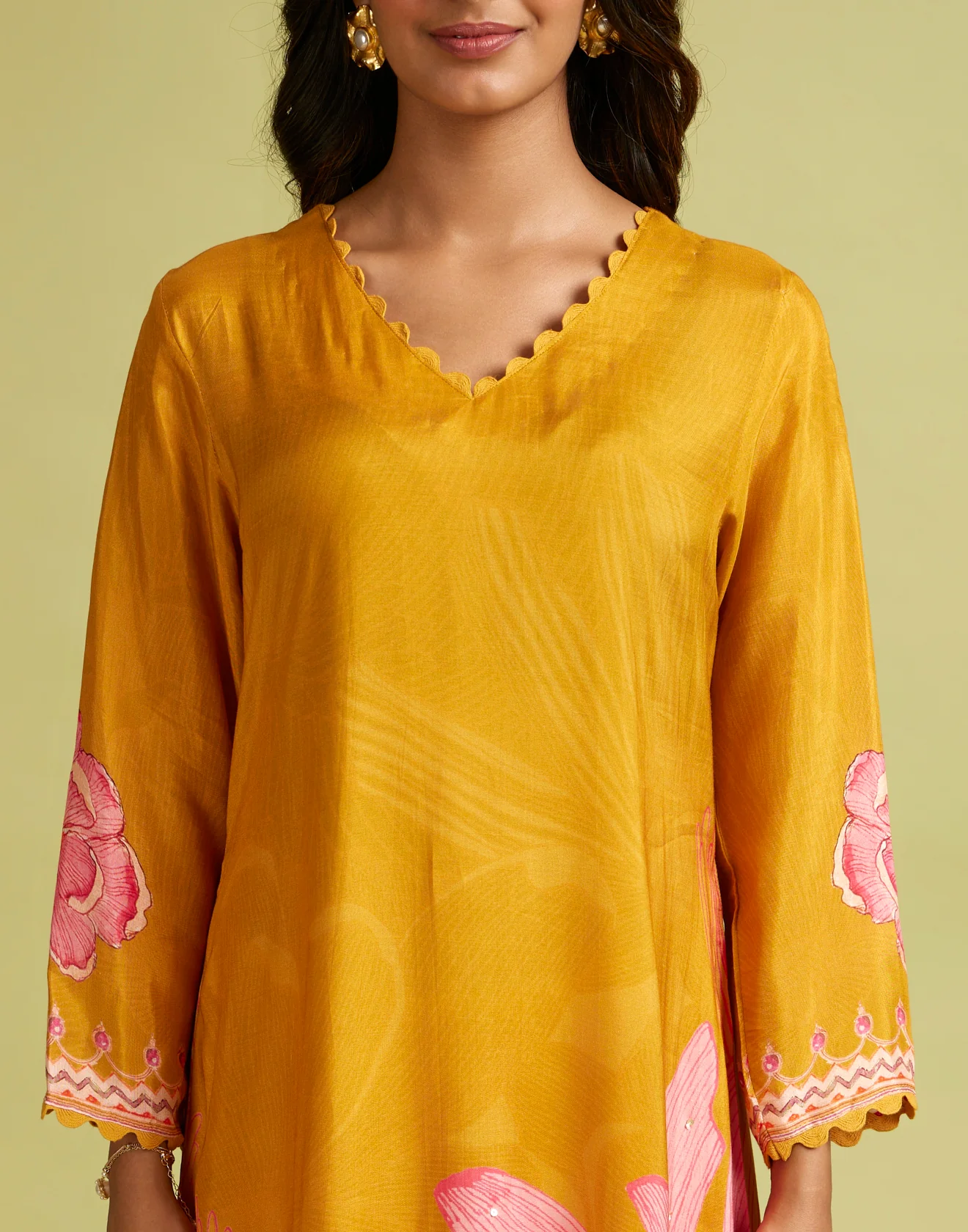 Exotic Daisy Yellow Crepe Kurta Set - Image 2