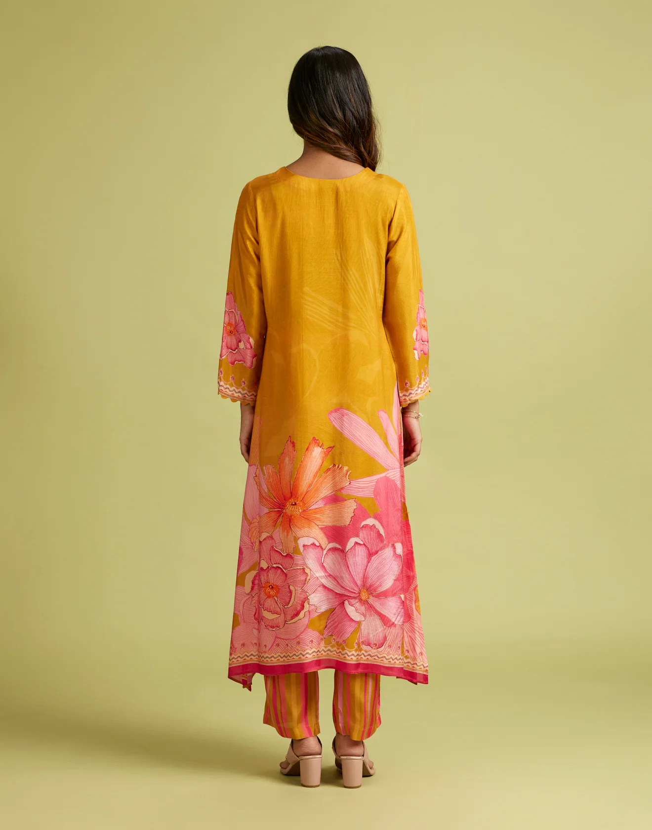 Exotic Daisy Yellow Crepe Kurta Set - Image 6