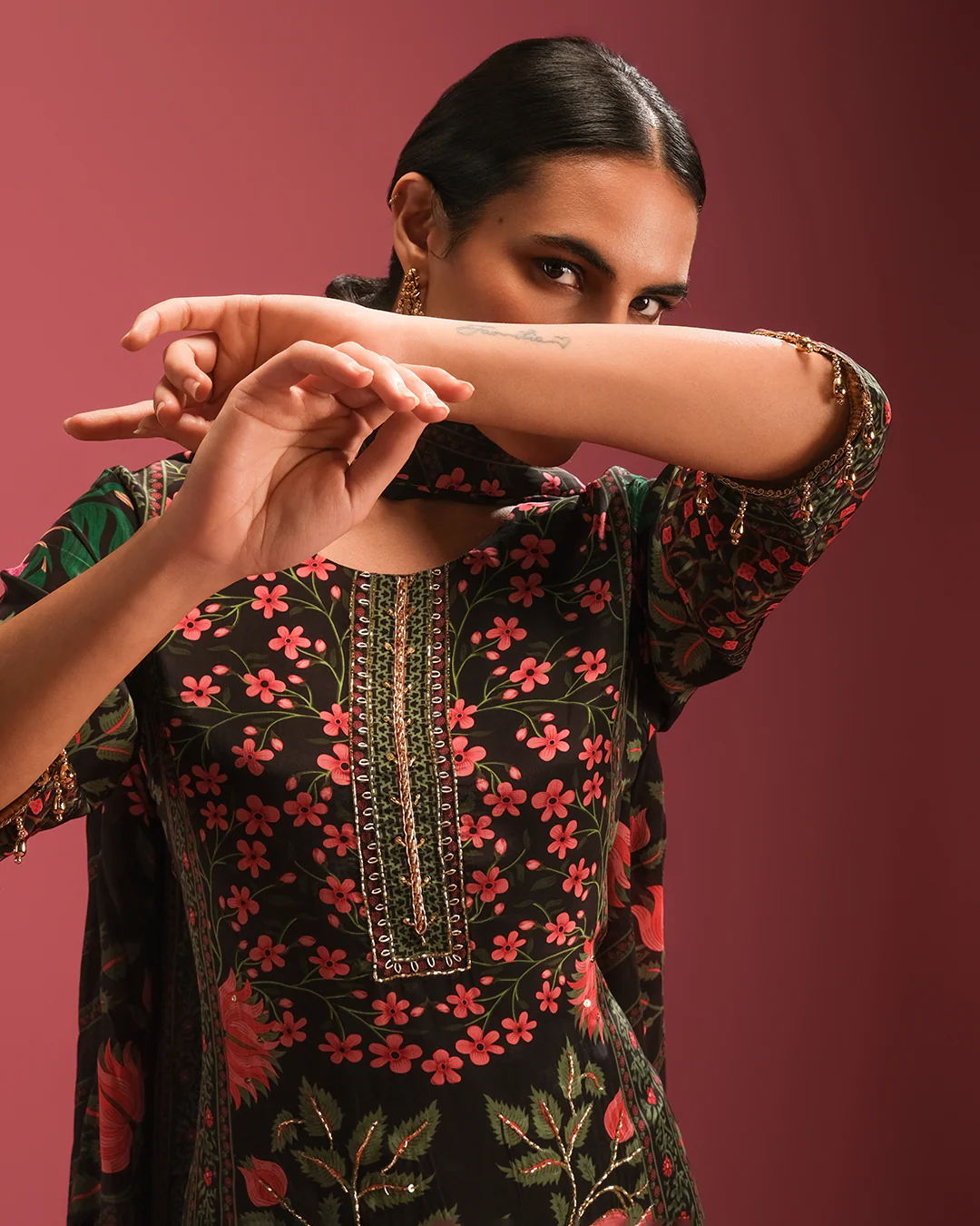 Flora Bloom Printed Pure Crepe Silk Kurta Set - Image 4