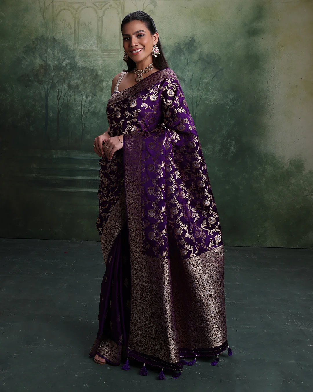 Galaxy Purple Banarasi Dola Silk Saree With Unstitched Blouse Fabric - Image 2