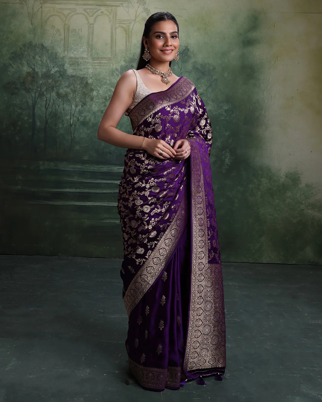 Galaxy Purple Banarasi Dola Silk Saree With Unstitched Blouse Fabric - Image 3