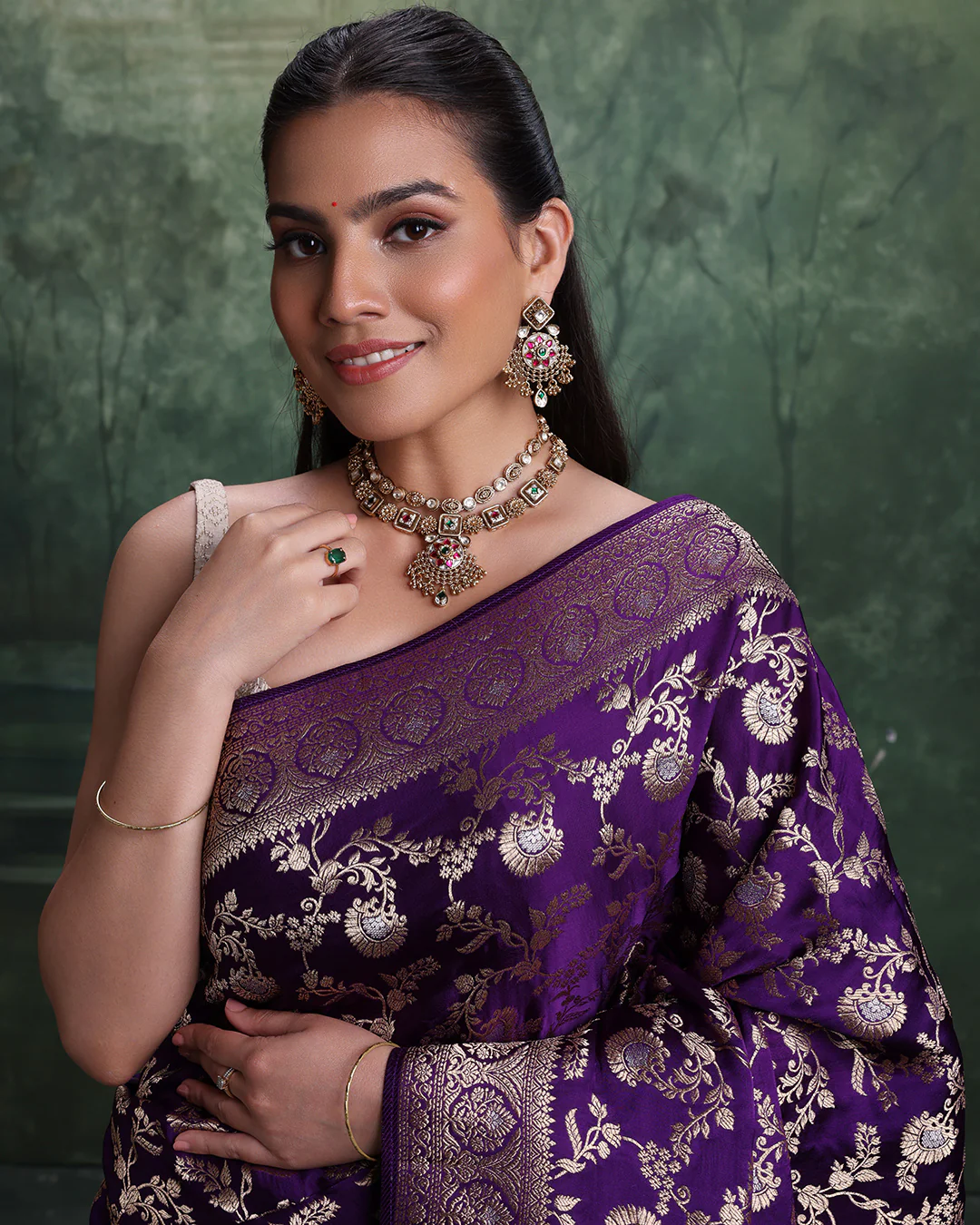 Galaxy Purple Banarasi Dola Silk Saree With Unstitched Blouse Fabric - Image 4