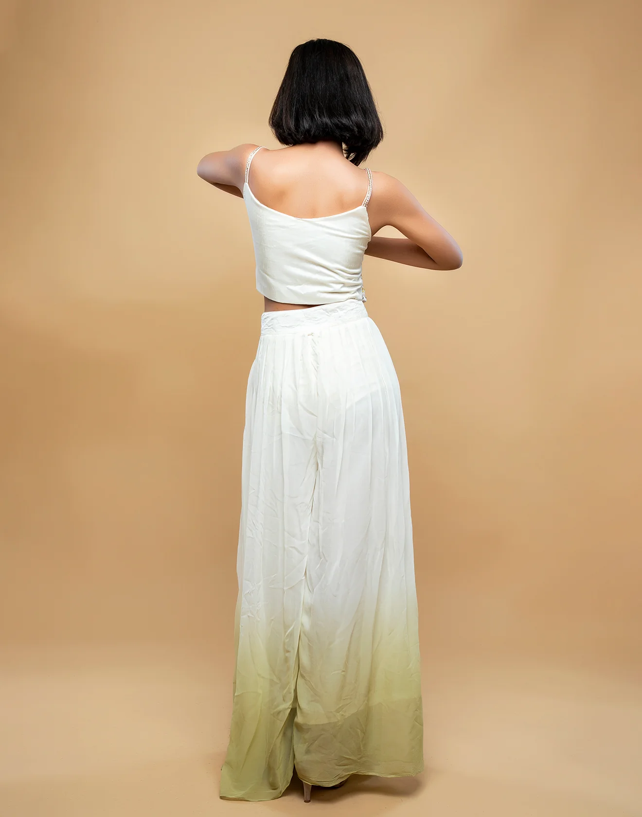 Gardenia White And Yellow Festive Fusion Set - Image 4