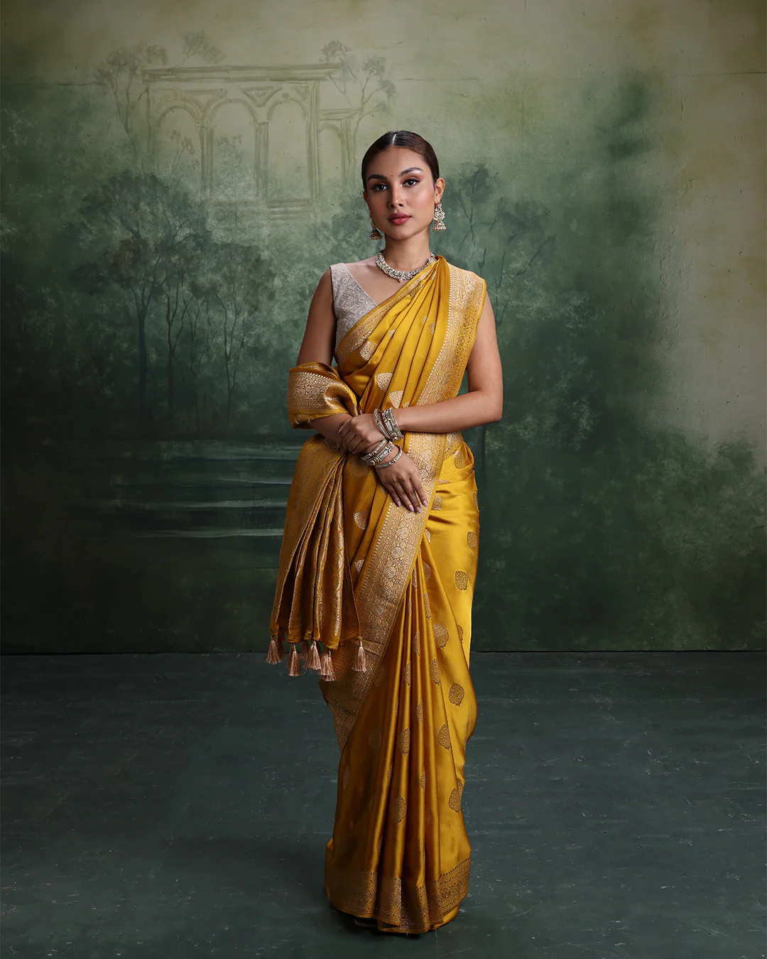 Genda Phool Dola Silk Saree With Unstitched Blouse Fabric