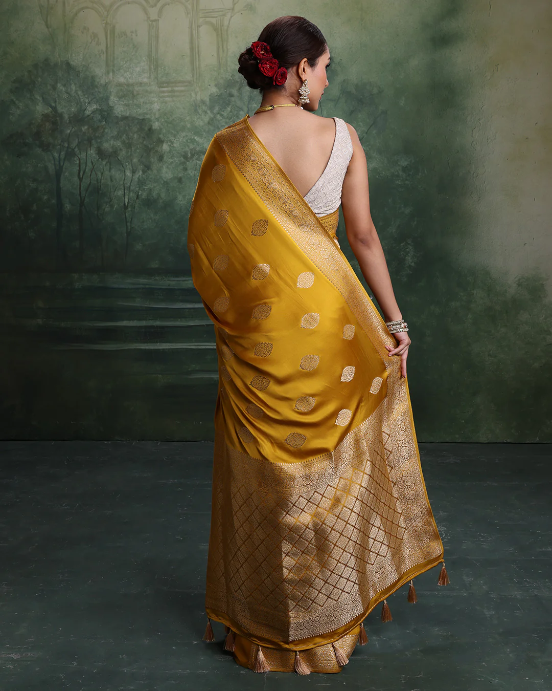 Genda Phool Dola Silk Saree With Unstitched Blouse Fabric - Image 4
