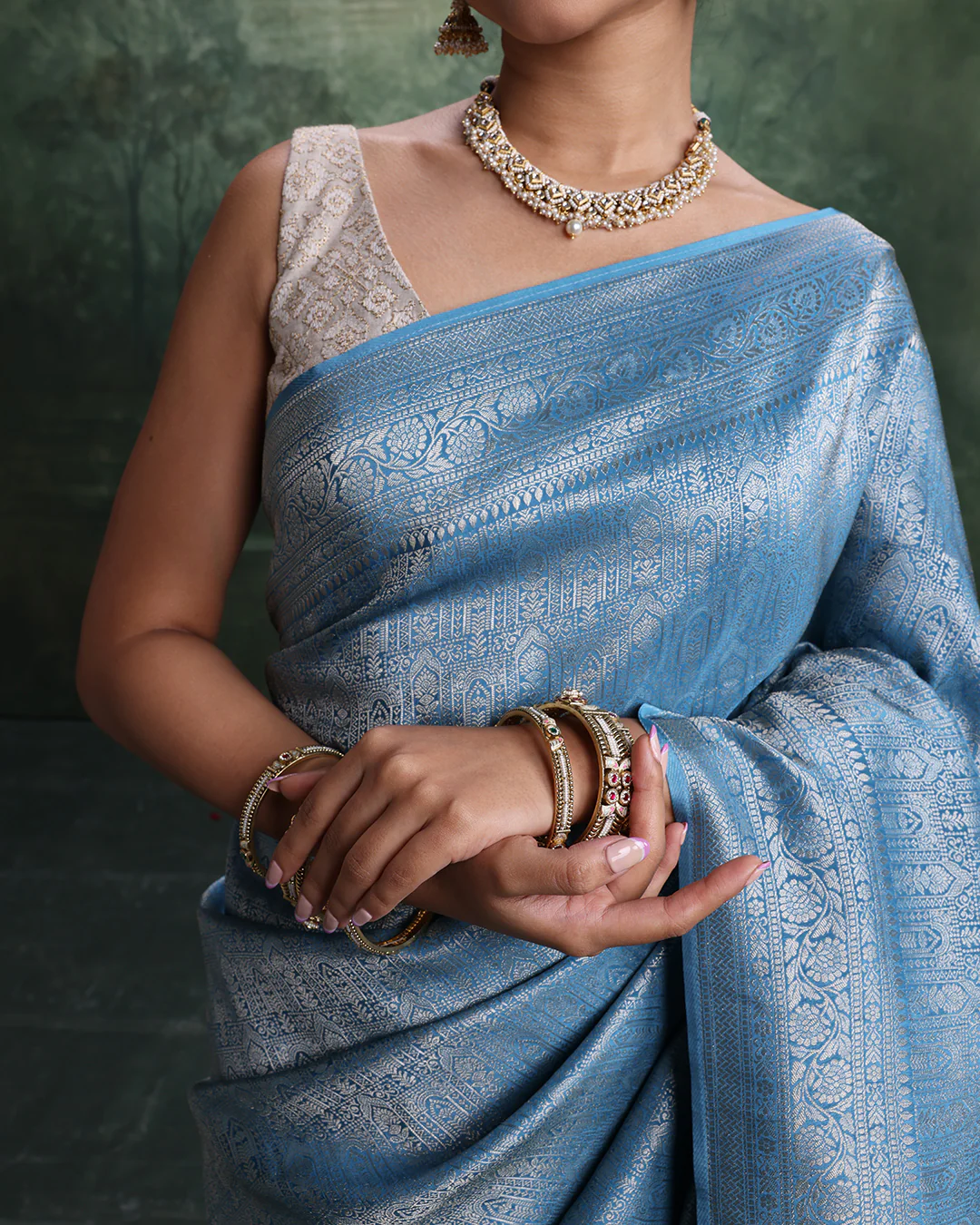 Glacier Blue Dola Silk Saree With Unstitched Blouse Fabric - Image 5