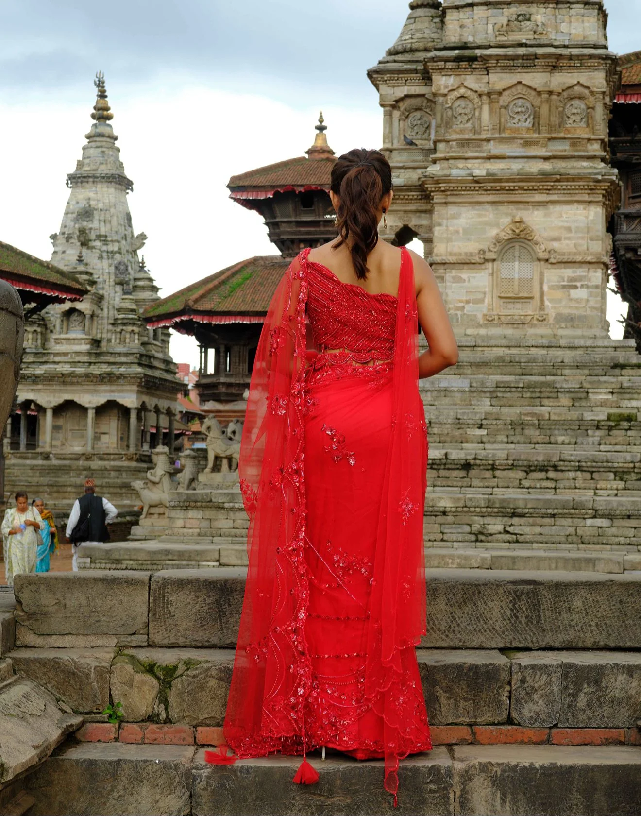 Glam & Flame Net Embroidered Saree With Scallop Blouse - Image 3