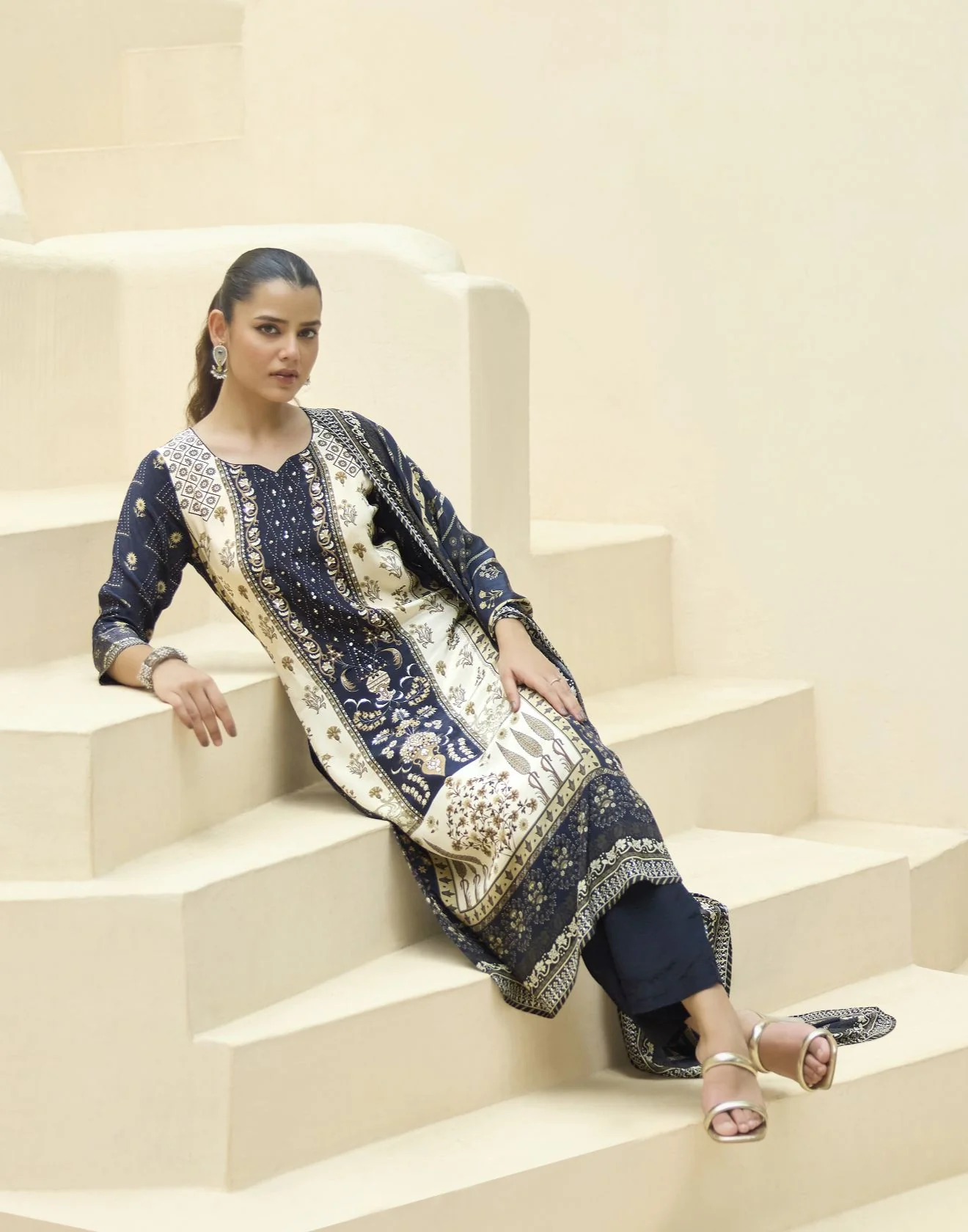Ink Blue & Off-White Ethnic Printed Crepe Kurta Set - Image 2