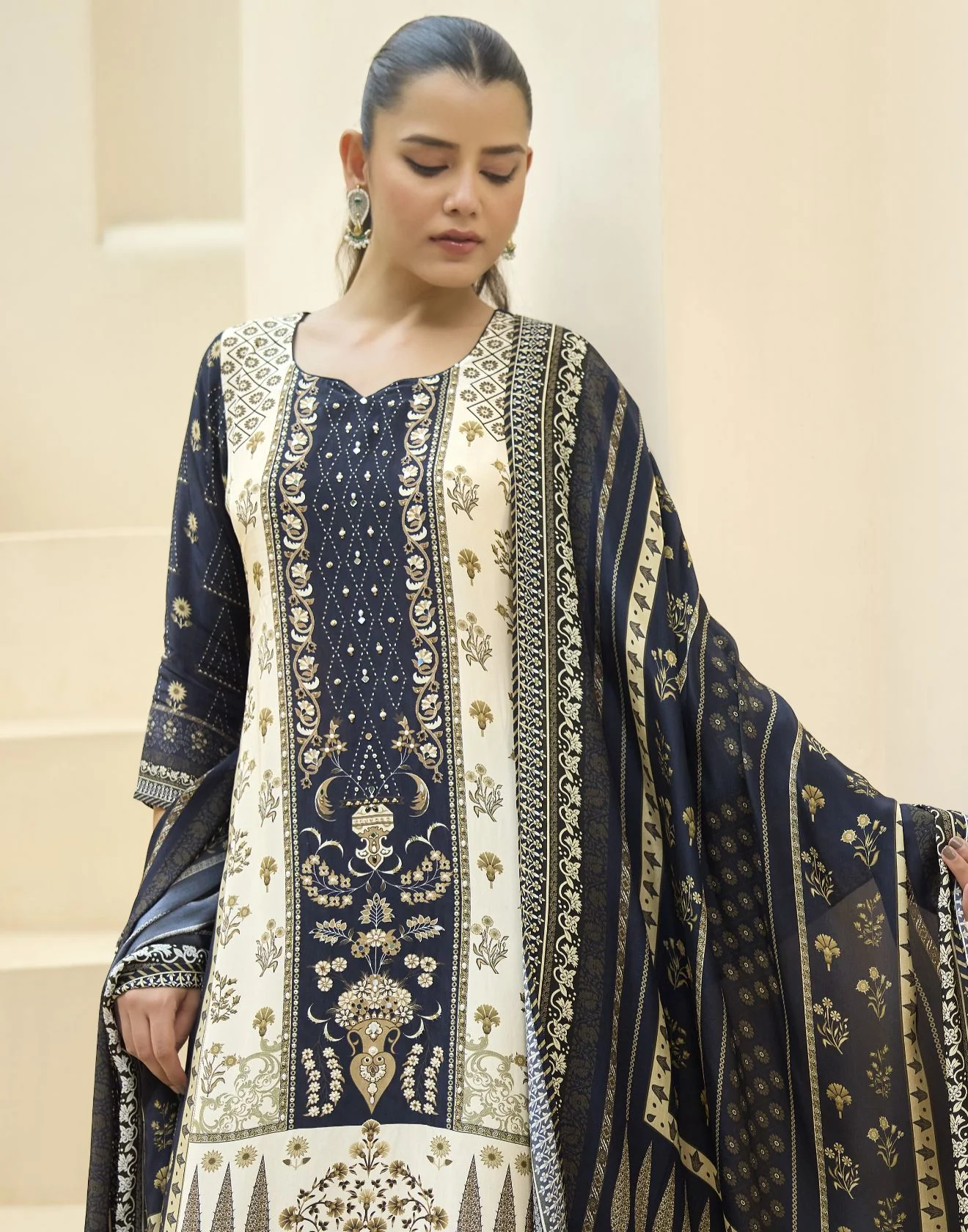 Ink Blue & Off-White Ethnic Printed Crepe Kurta Set - Image 3