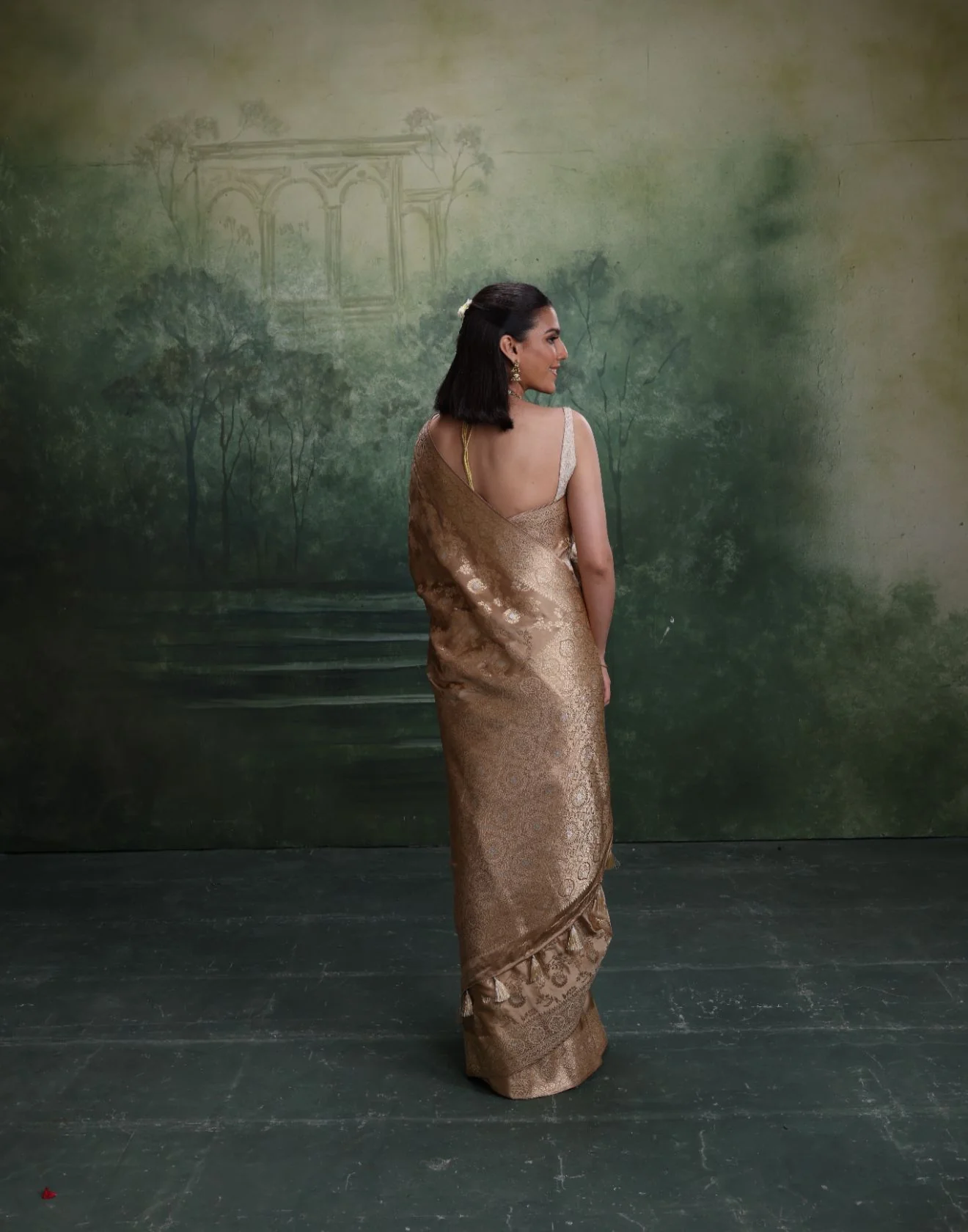 Kundan Elegnace Banarasi Dola Silk Saree With Unstitched Blouse Fabric - Image 5
