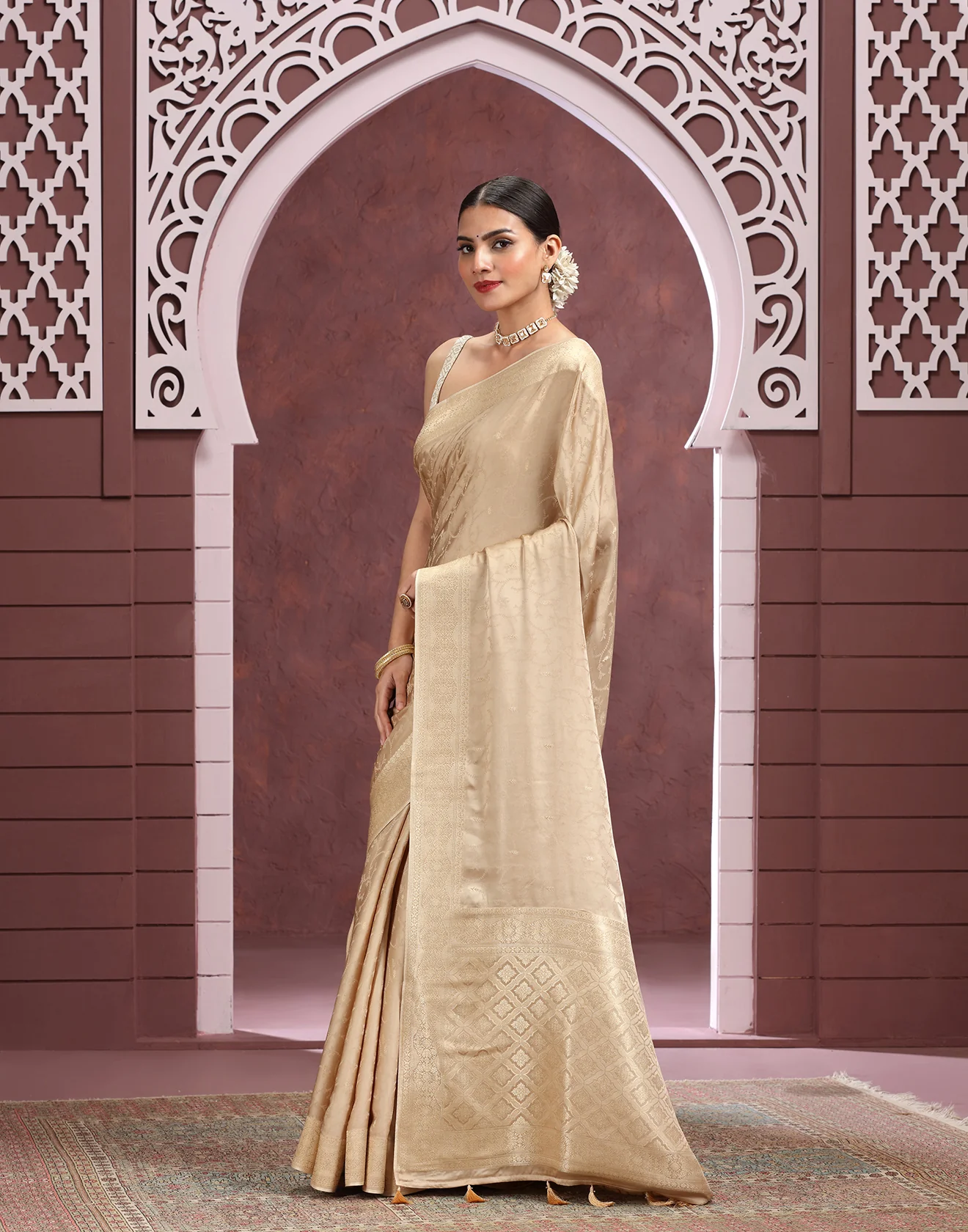 Muted Pearl Dola Silk Saree - Image 2