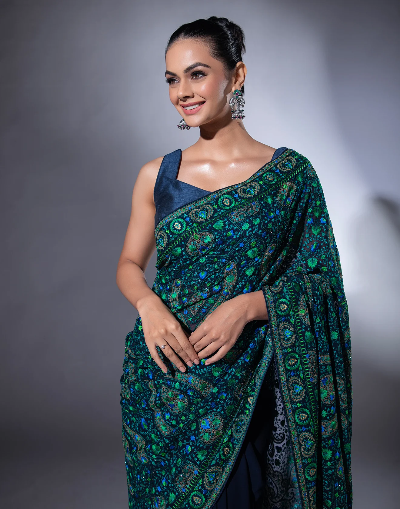 Navy Blue Lucknowi Saree In Resham Work - Image 3