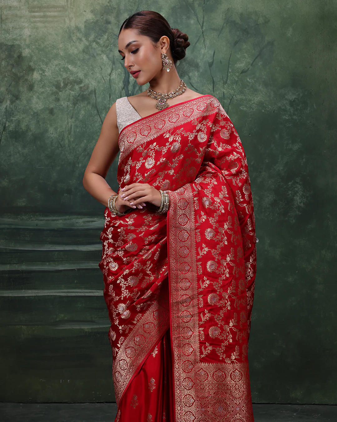 Noor-e-Banaras Dola Silk Saree With Unstitched Blouse Fabric - Image 3