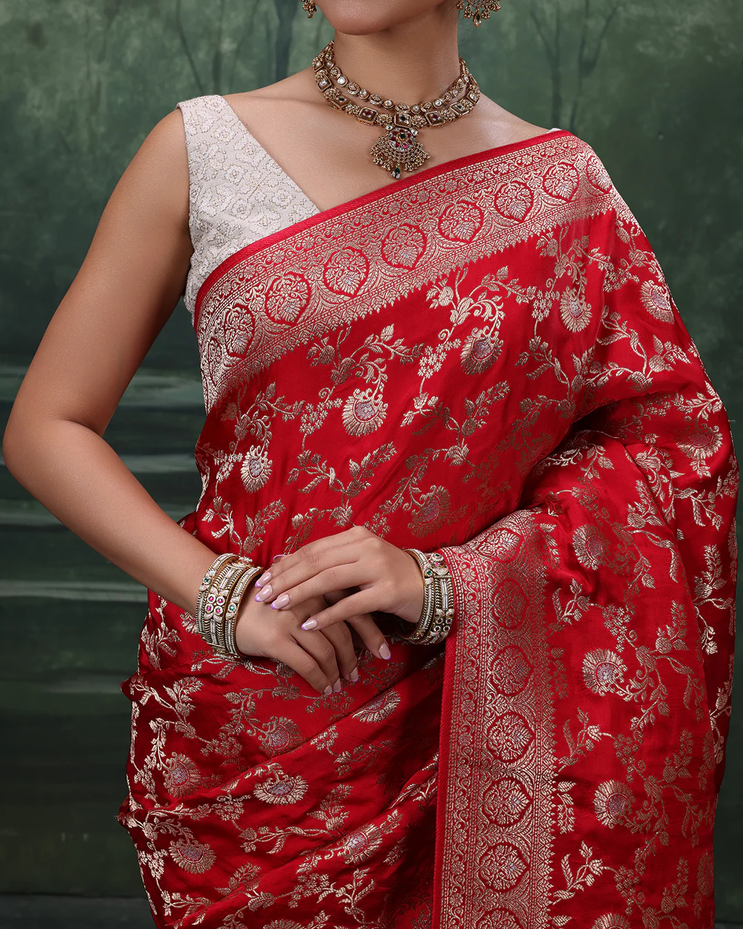 Noor-e-Banaras Dola Silk Saree With Unstitched Blouse Fabric - Image 4