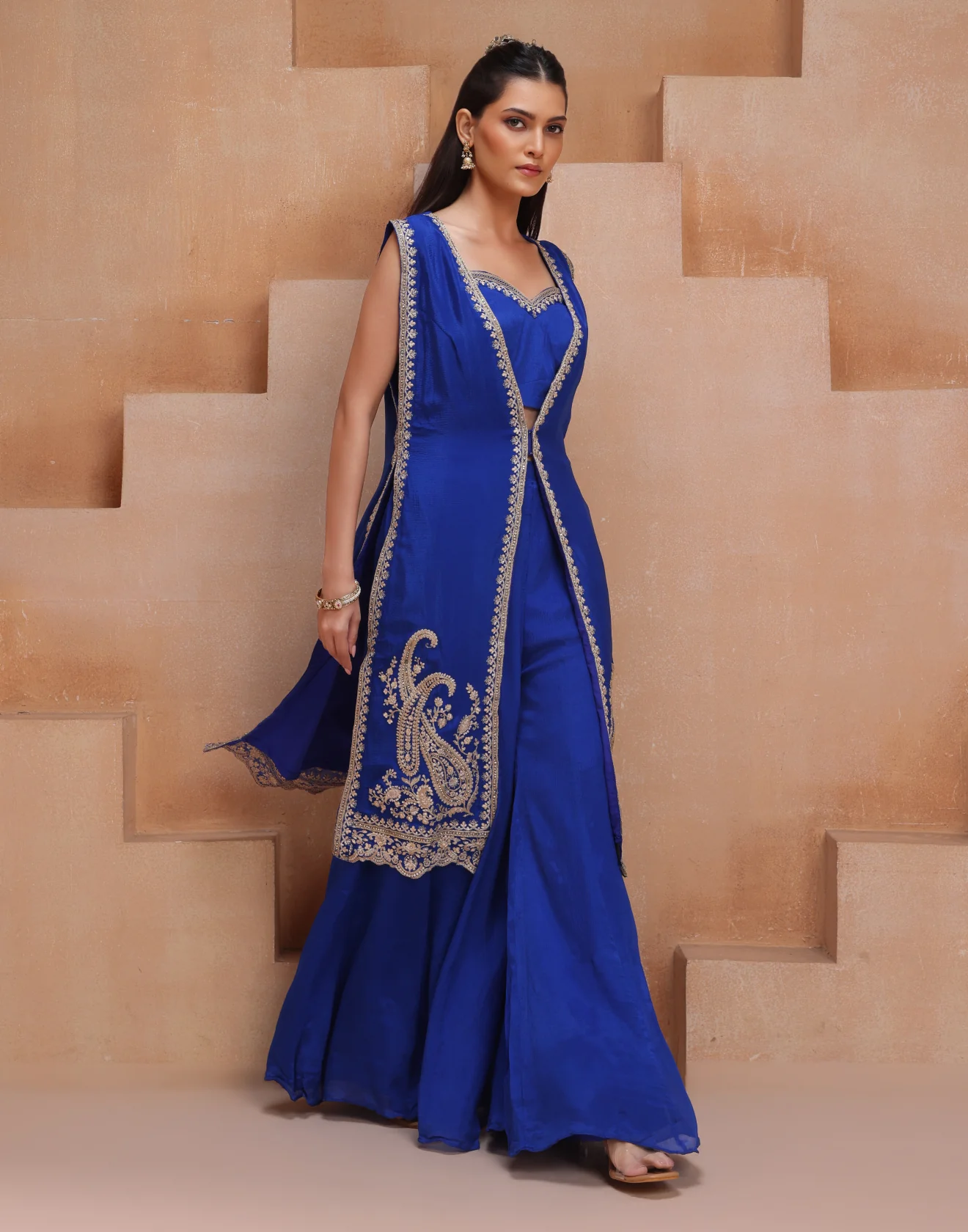 Noor-E-Neel Paisley Embroidered Crepe Silk Indo-Western Suit Set - Image 3