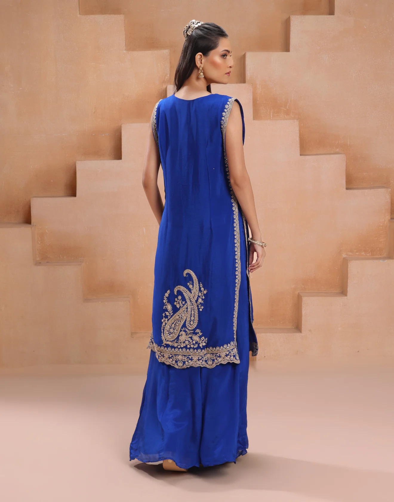 Noor-E-Neel Paisley Embroidered Crepe Silk Indo-Western Suit Set - Image 5