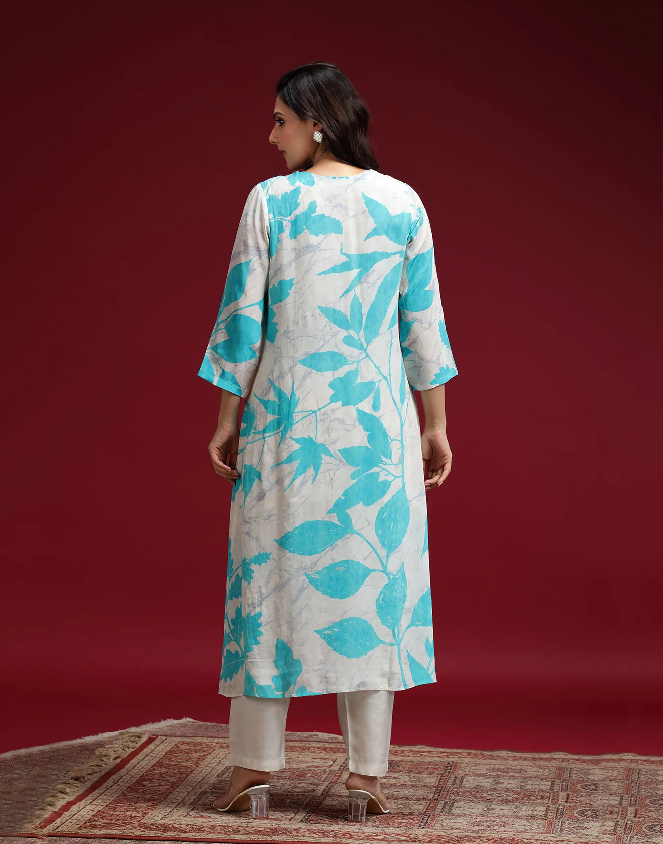 Off-White And Teal Printed Casual Kurta Set - Image 4