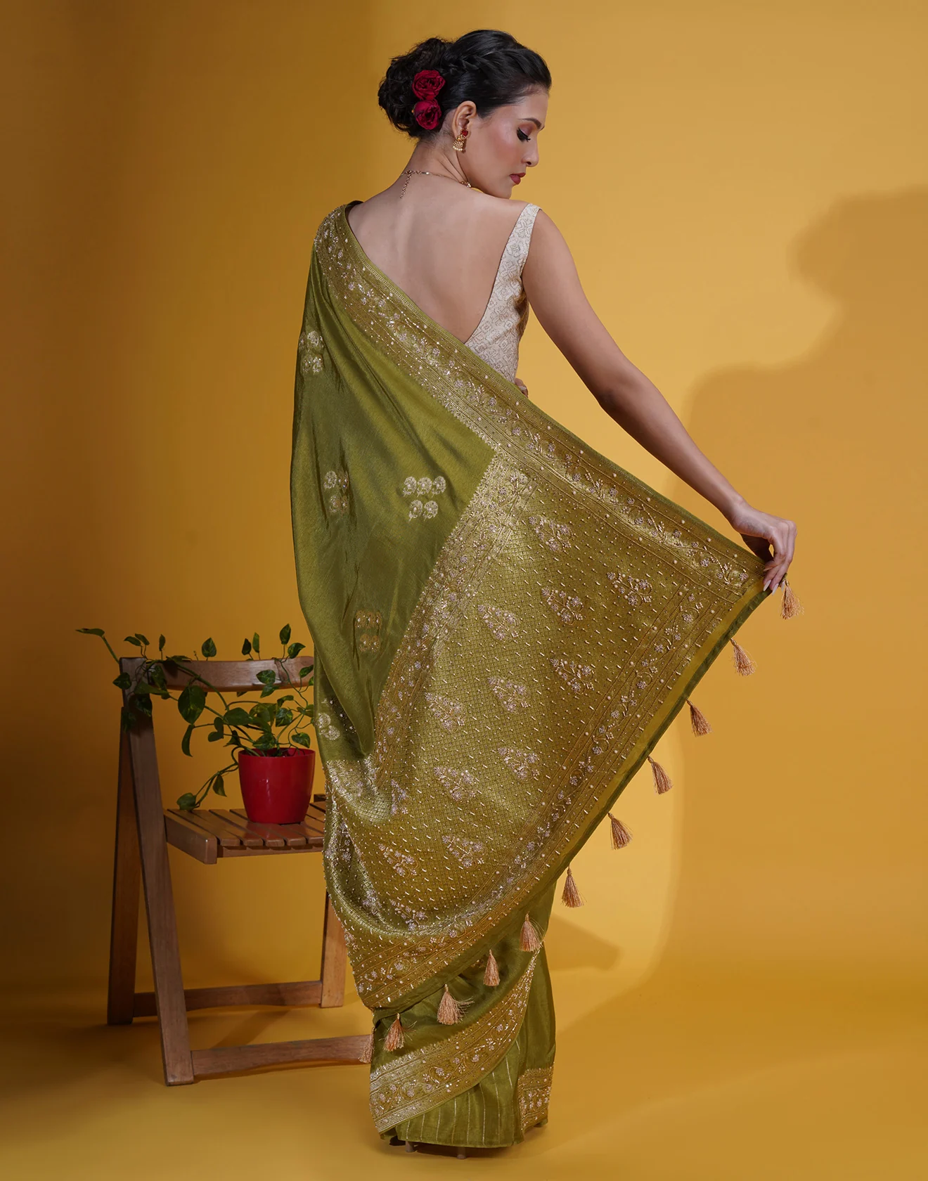 Olive Green With Antique Gold Weave Dola Silk Saree - Image 4