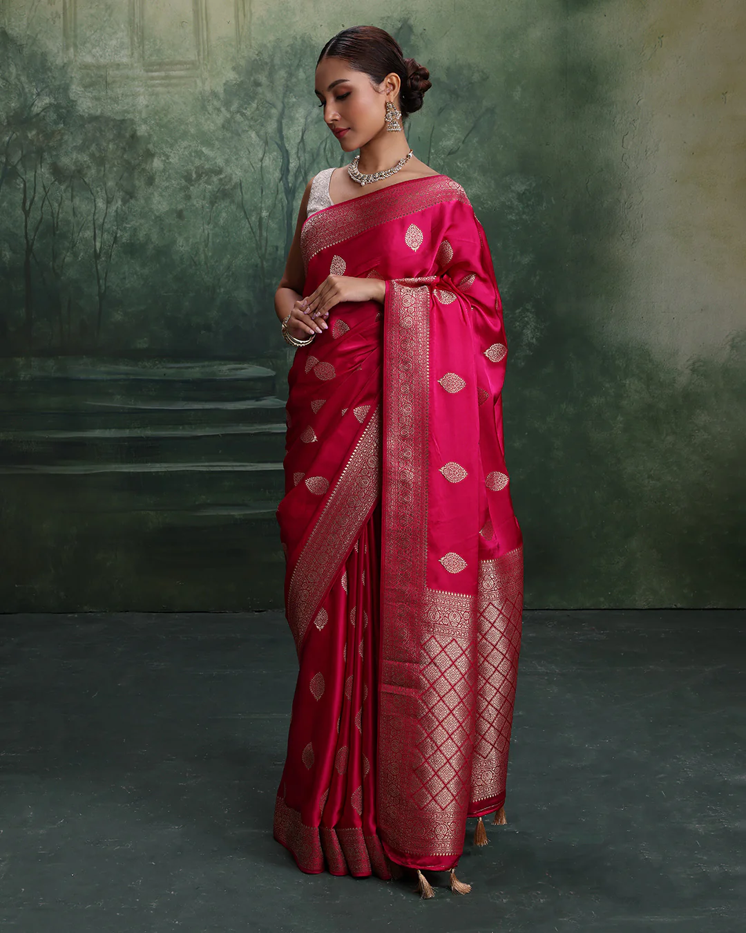 Rani Pink Dola Silk Saree With Unstitched Blouse Fabric - Image 2