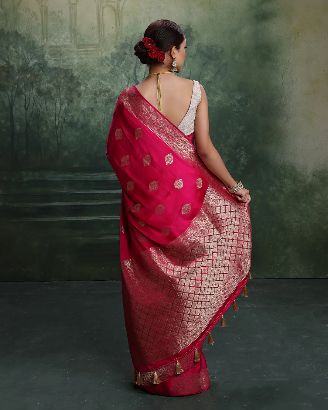 Rani Pink Dola Silk Saree With Unstitched Blouse Fabric - Image 6