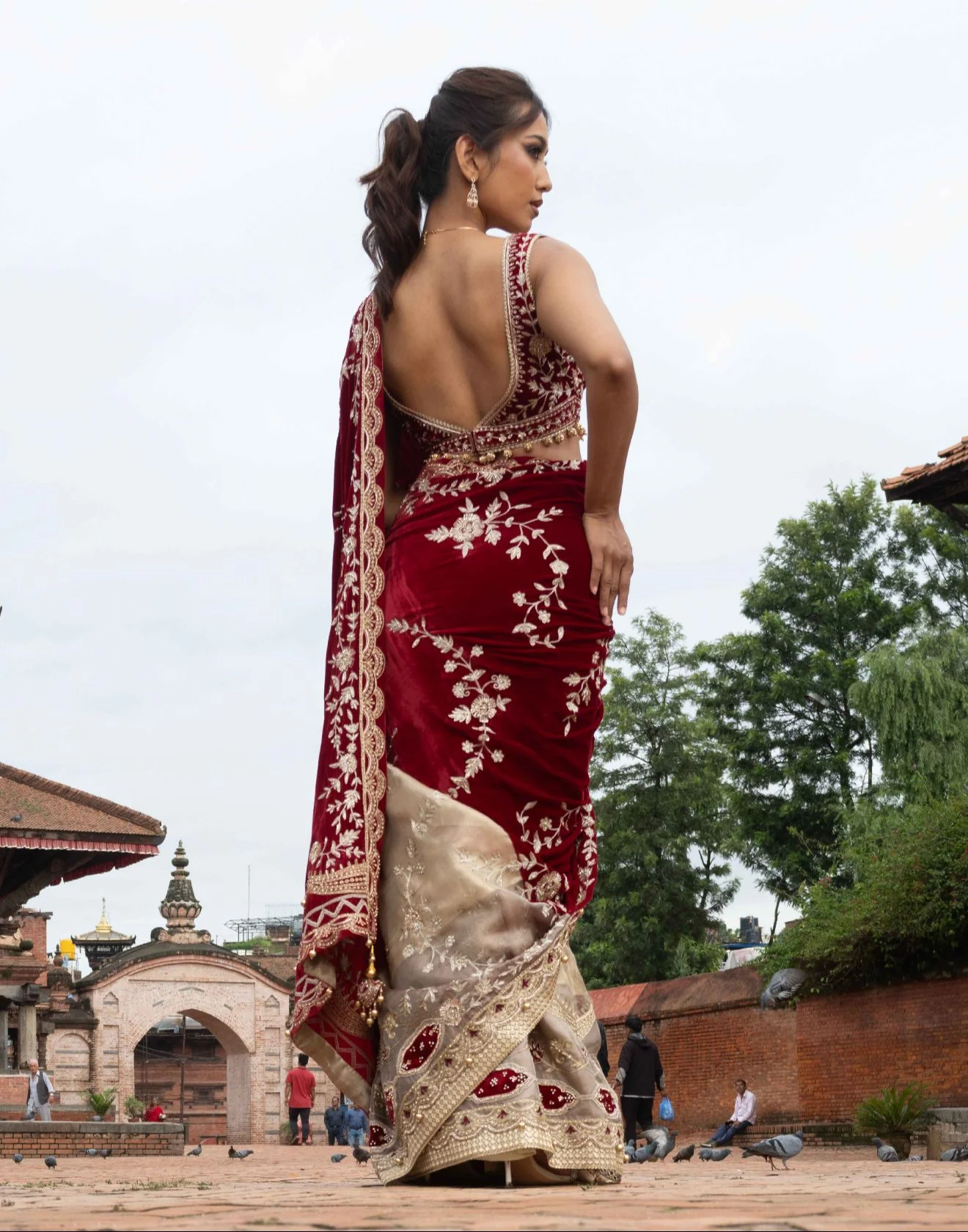 Regalé Gold Wine Velvet Bridal Saree With Embroidered Blouse - Image 3