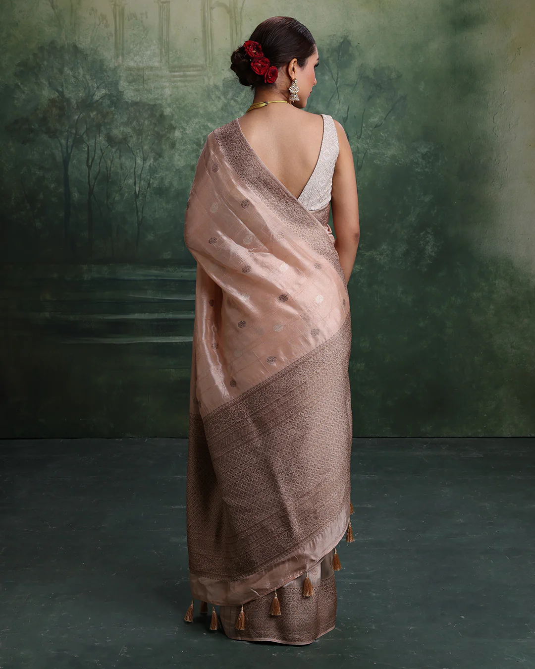 Salmon Peach With Antique Gold Woven Design Saree And Unstitched Blouse Fabric - Image 6