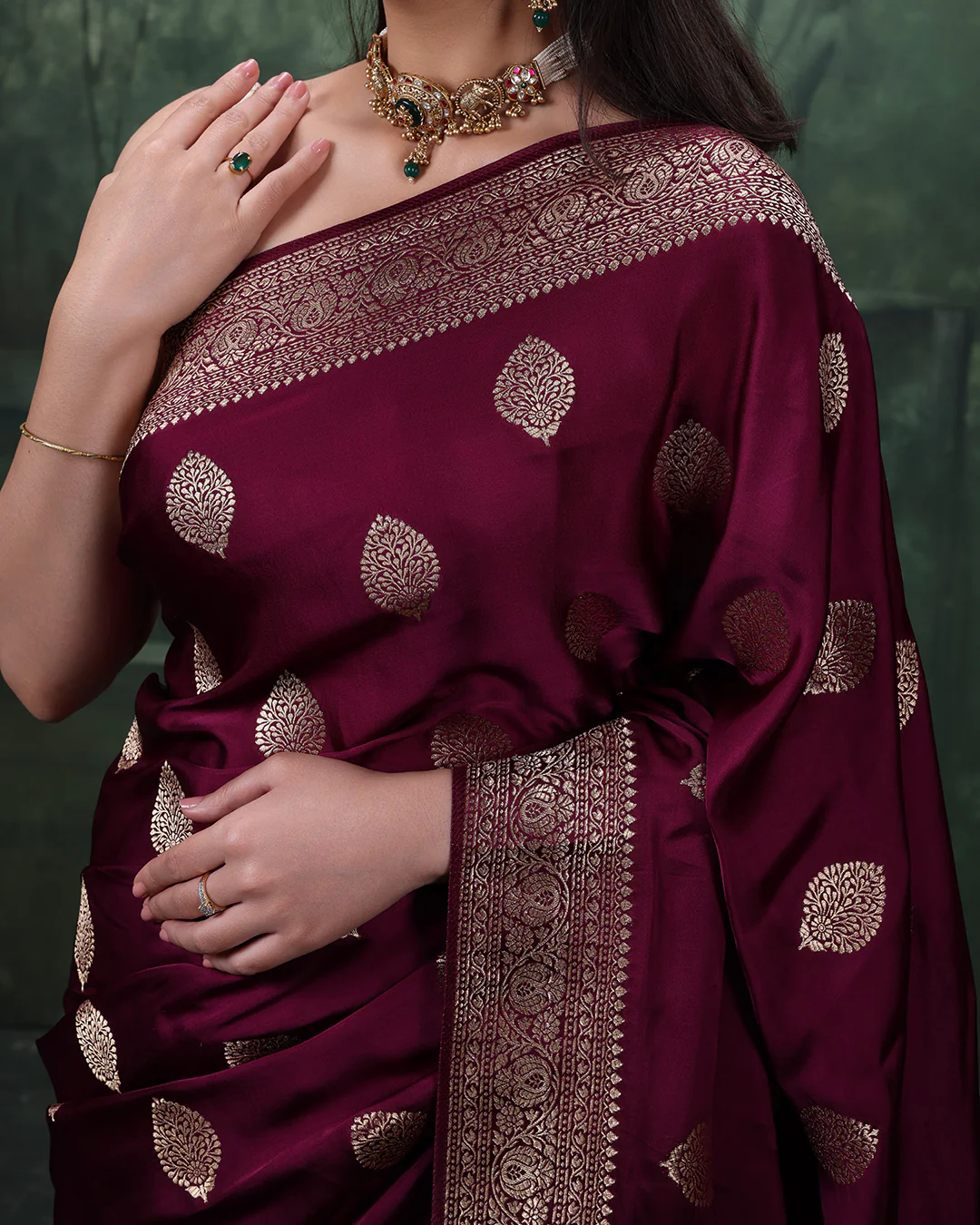 Sangria Plum Dola Silk Saree WIth Unstitched Blouse Fabric - Image 5
