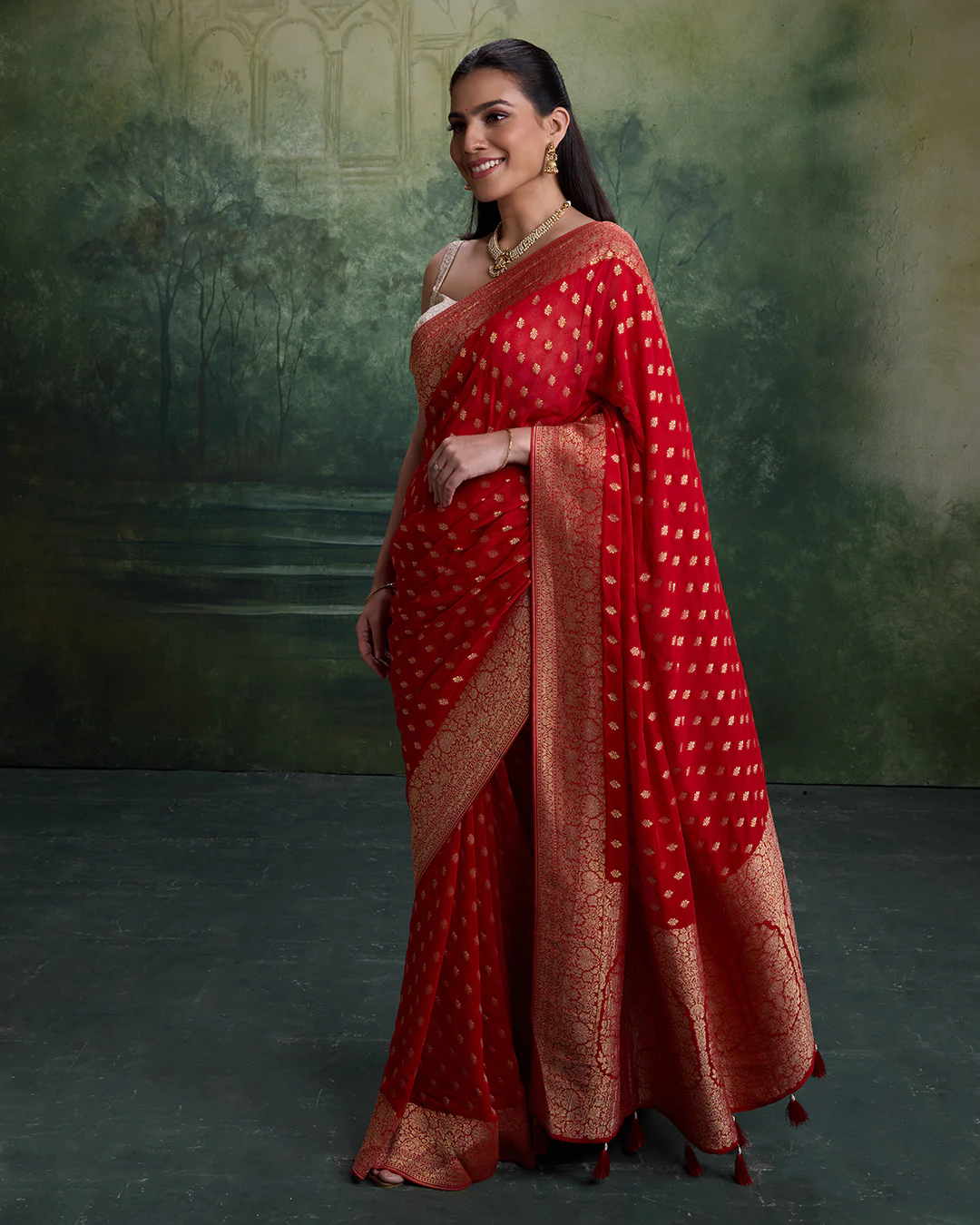 Sindoori Glow Woven Buttis Georgette Saree With Unstitched Blouse Fabric - Image 2