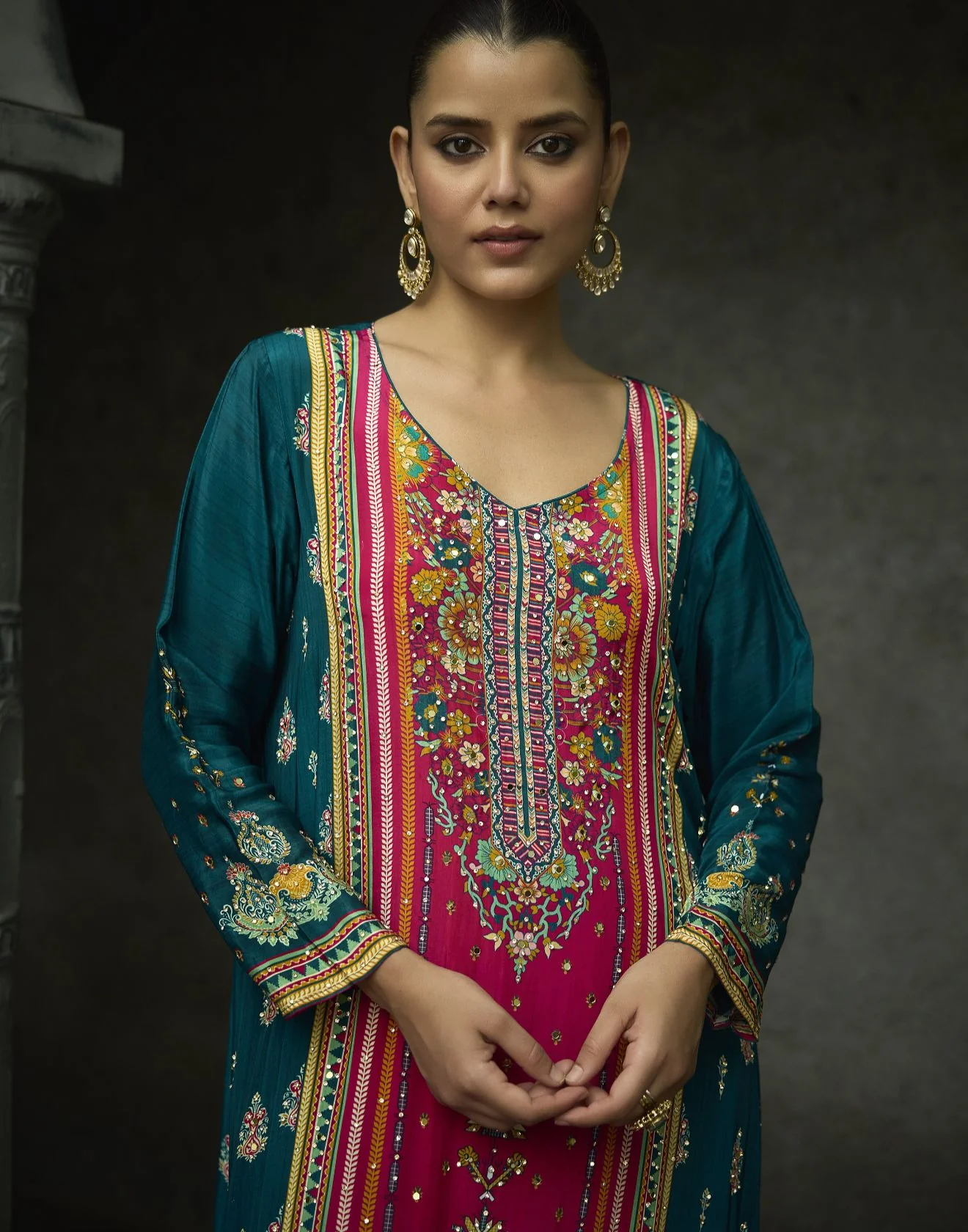 Teal & Pink Printed Festive Pure Crepe Silk Kurta Set - Image 3