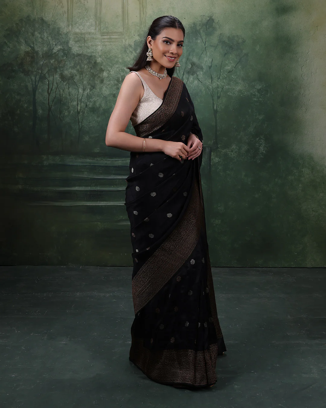 Urban Midnight Silk Saree With Antique Gold Woven Design And Unstitched Blouse Fabric - Image 3