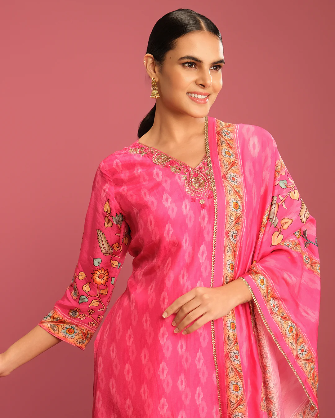 Vibrant Fuschia Ikkat & Kalamkari Printed Kurta Set - Image 4