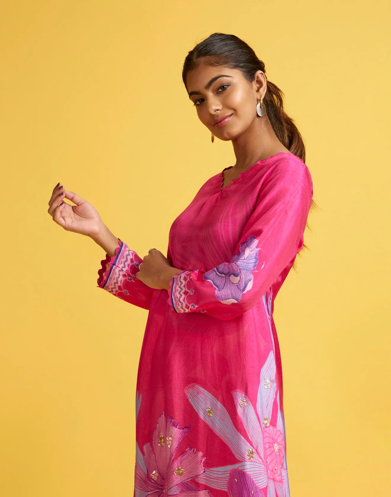 Vibrant Rani Floral Printed Crepe Kurta Set - Image 3