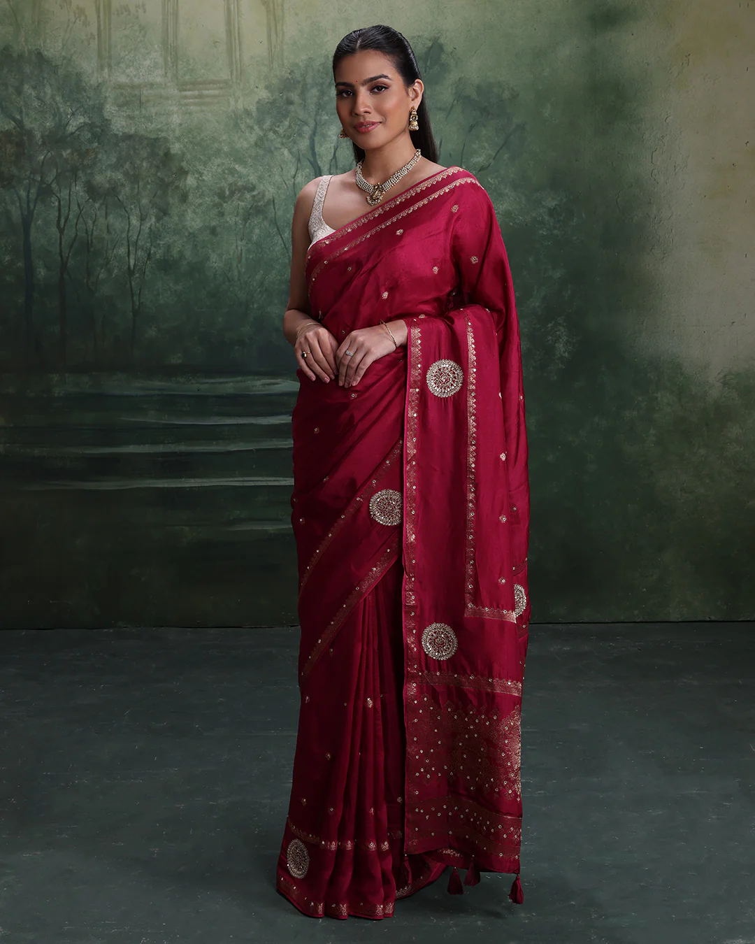 Vintage Berry Soft Silk Saree With Ombre Floral Unstitched Blouse Fabric - Image 2